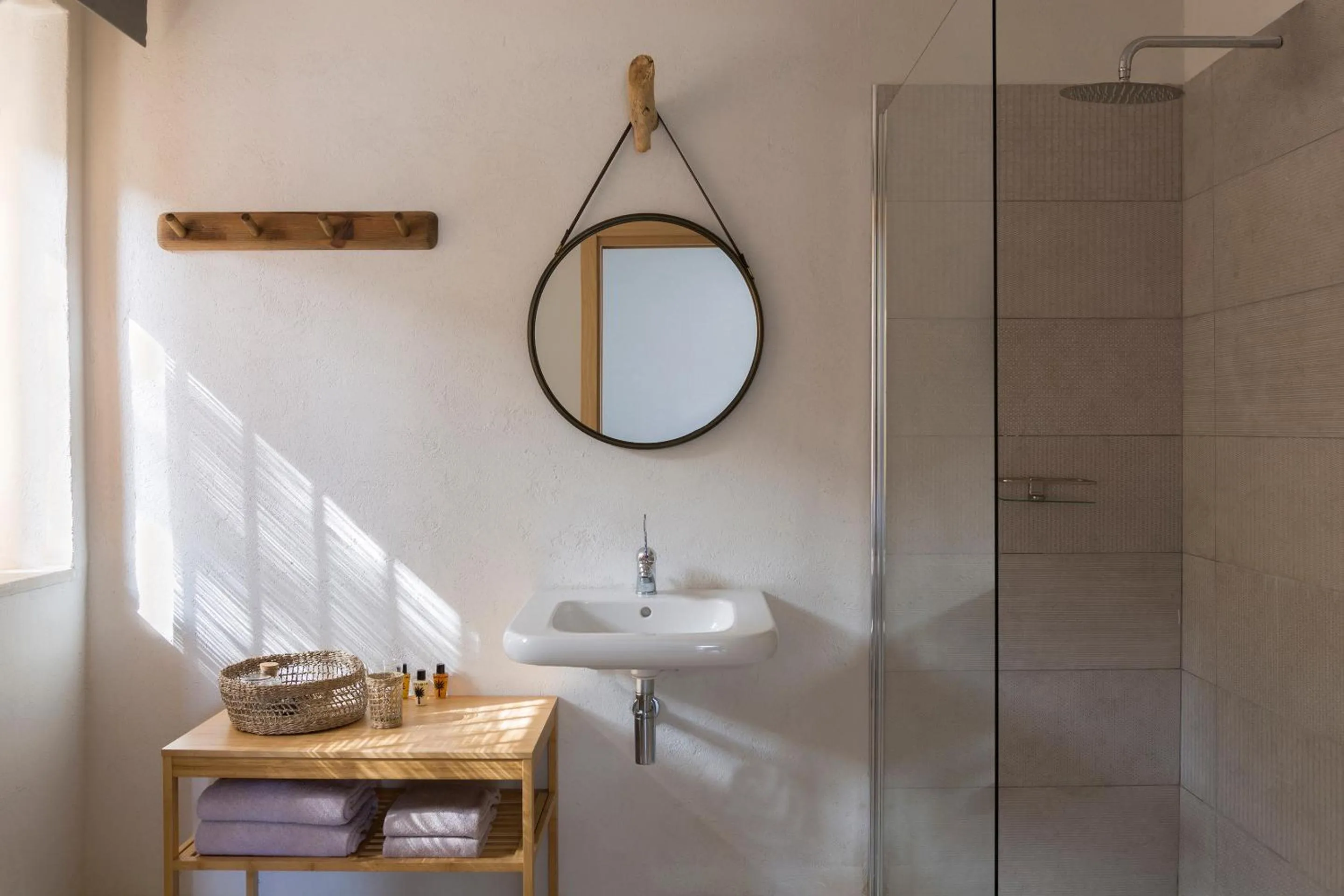 Shower in LA GUARDIA Hotel