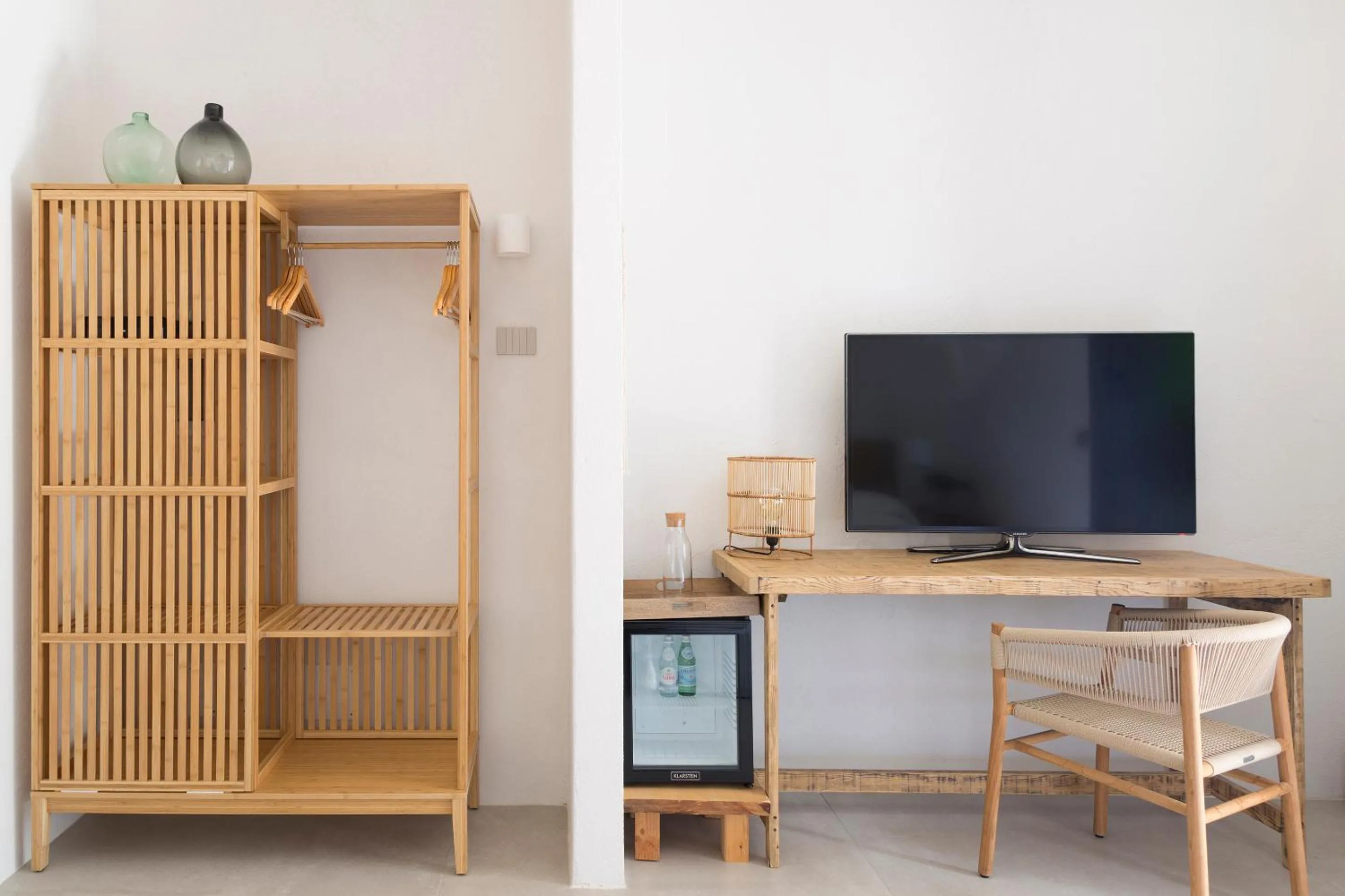 Photo of the whole room in LA GUARDIA Hotel