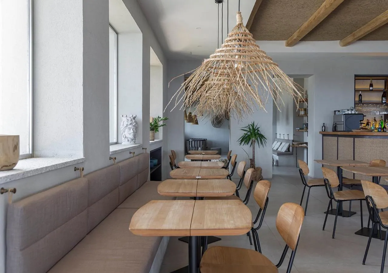 Lounge or bar in LA GUARDIA Hotel