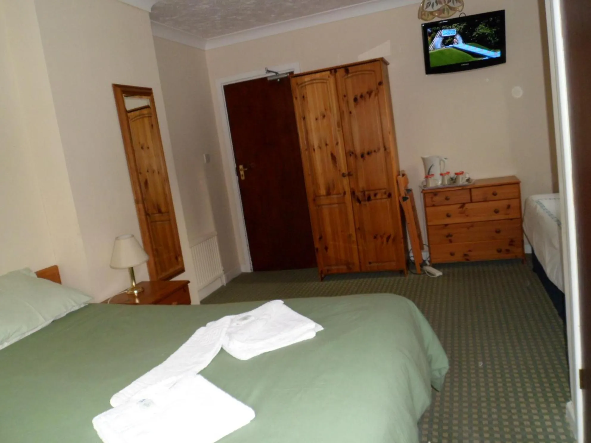 Bed in Carlton Lodge