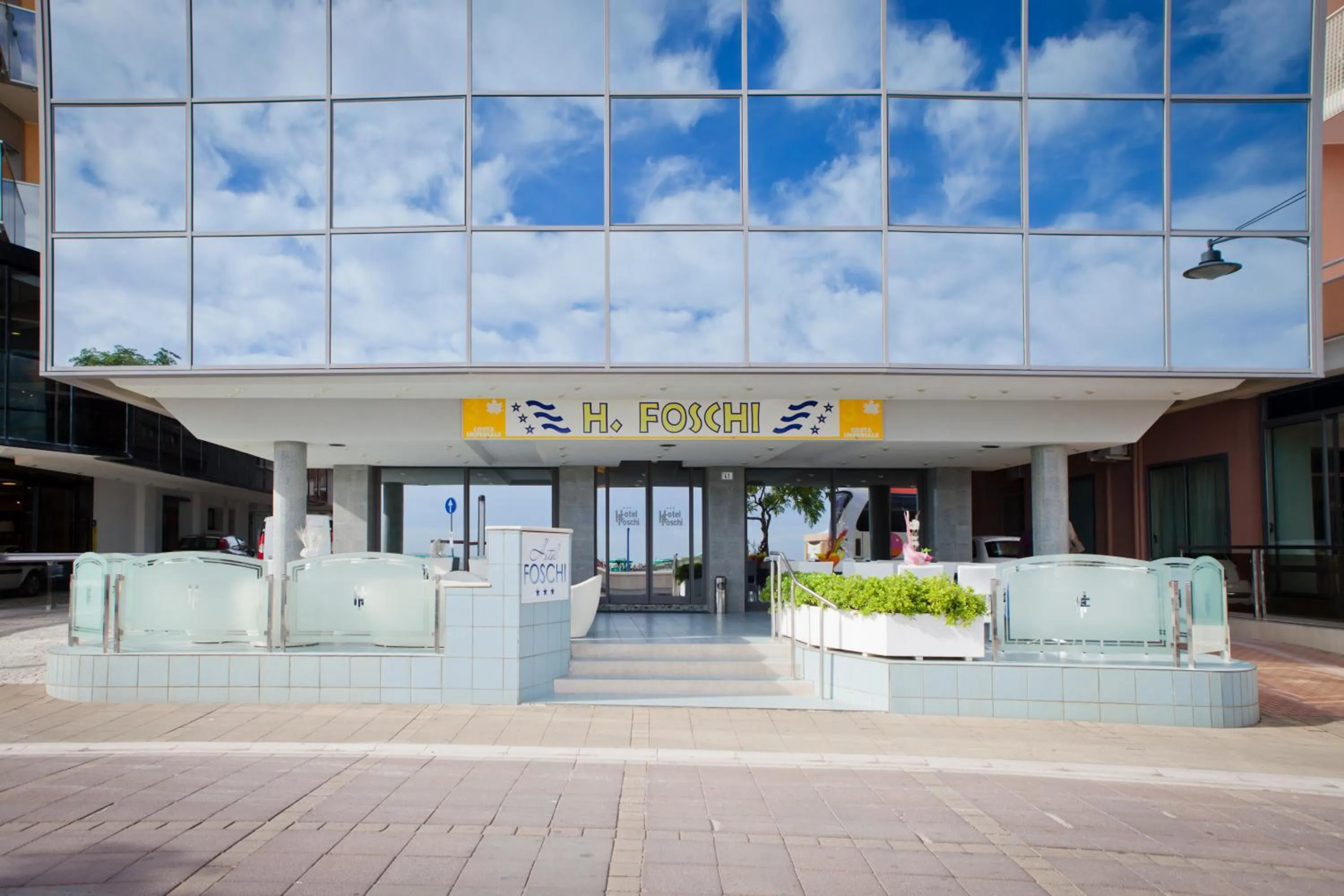 Facade/entrance in Hotel Foschi-Peninsula
