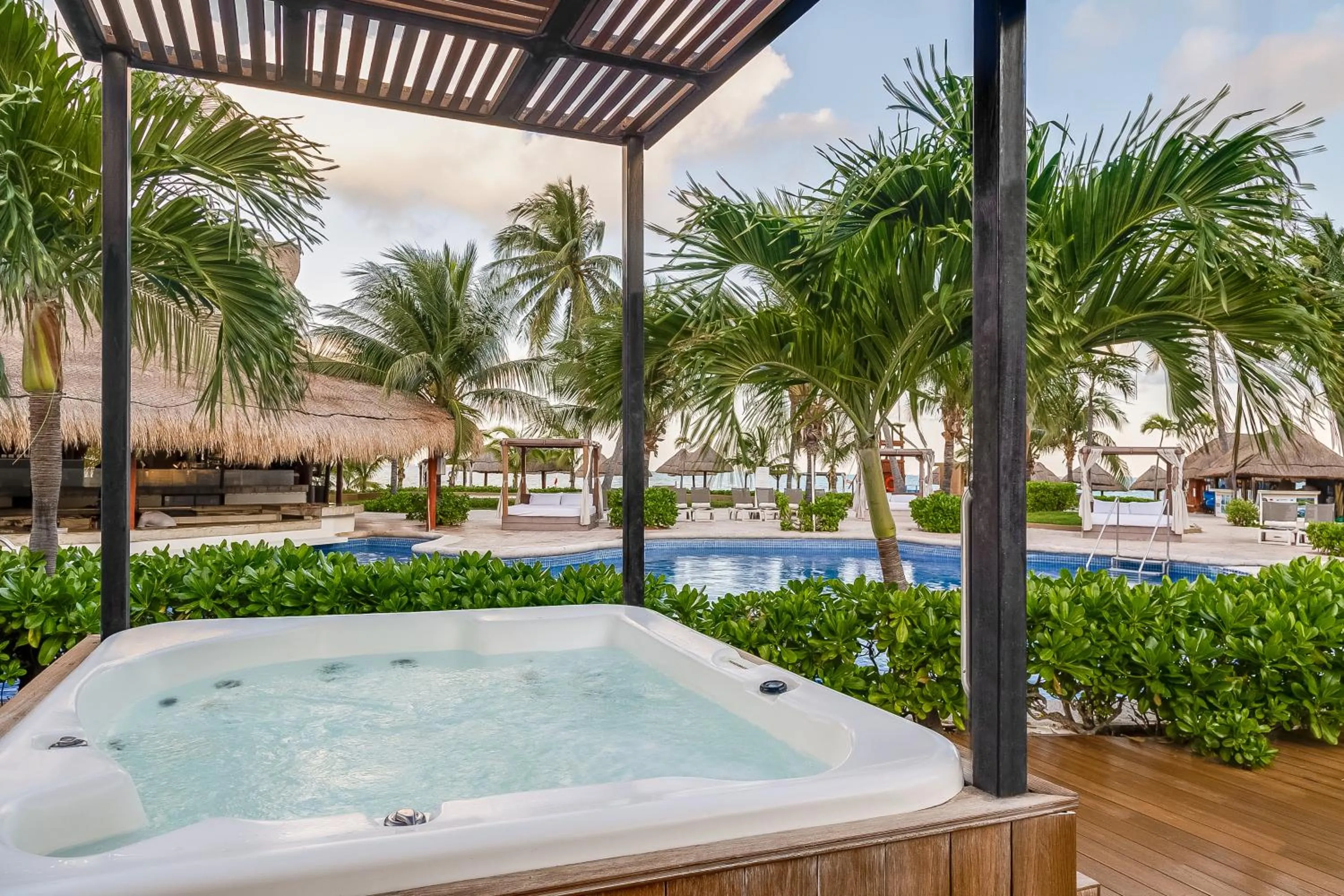 Swimming pool in Fiesta Americana Cancun Villas