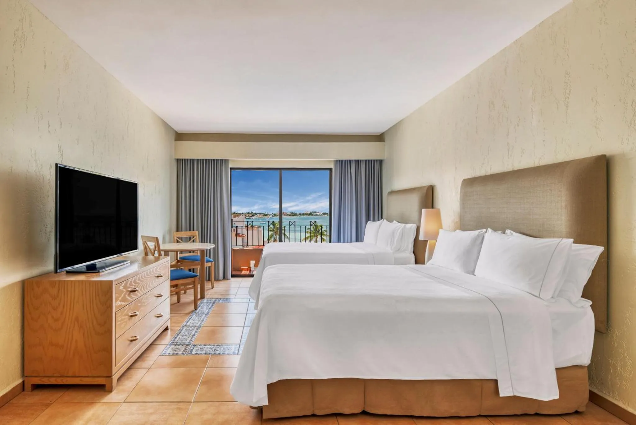 Photo of the whole room, Bed in Fiesta Americana Cancun Villas