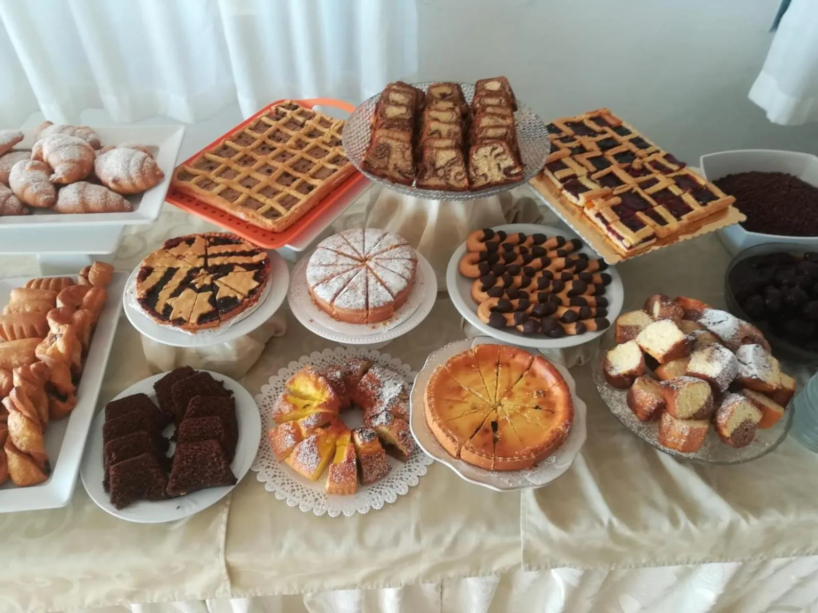 Breakfast in Hotel Eden