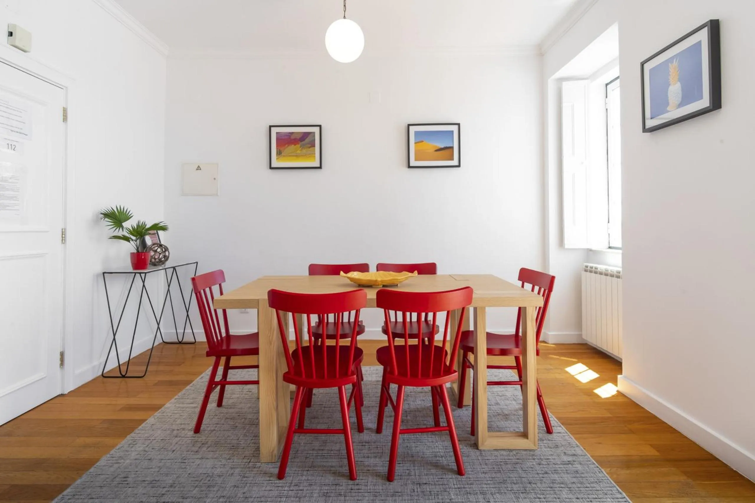 Dining area in LV Premier Bica River View