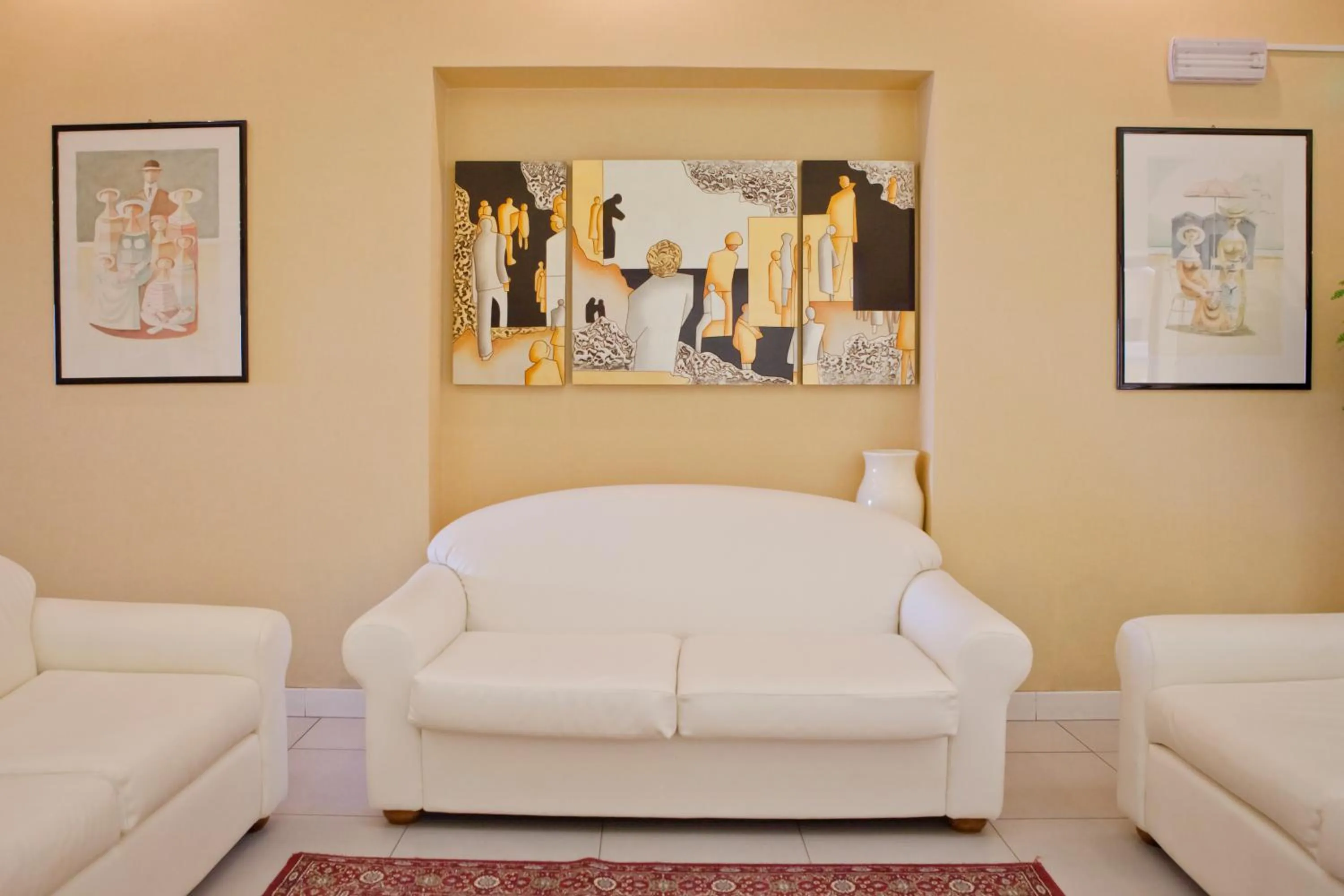 Seating area in Hotel Piccadilly