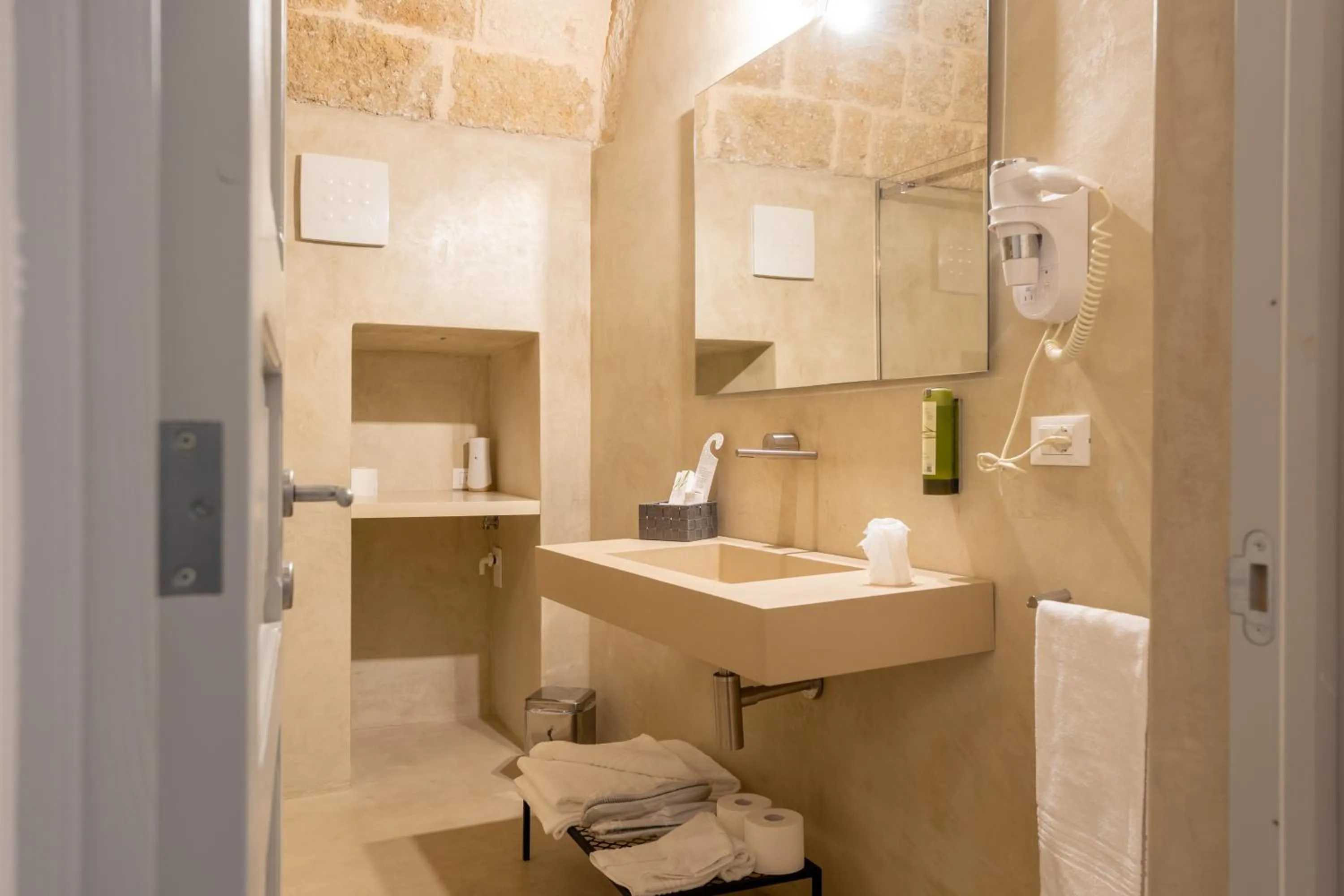 Bathroom in Donna Domenica Boutique Suites