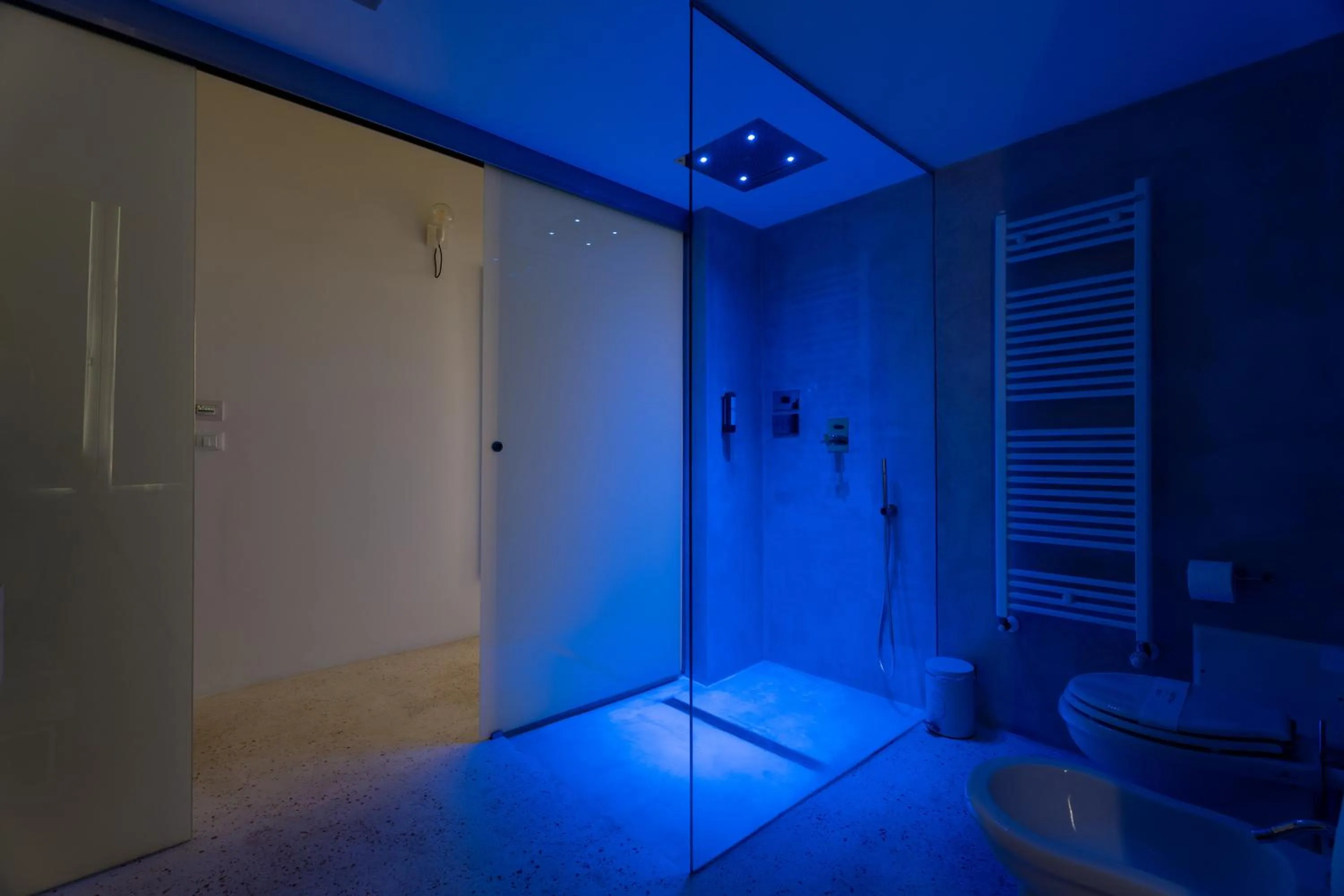 Shower in Donna Domenica Boutique Suites