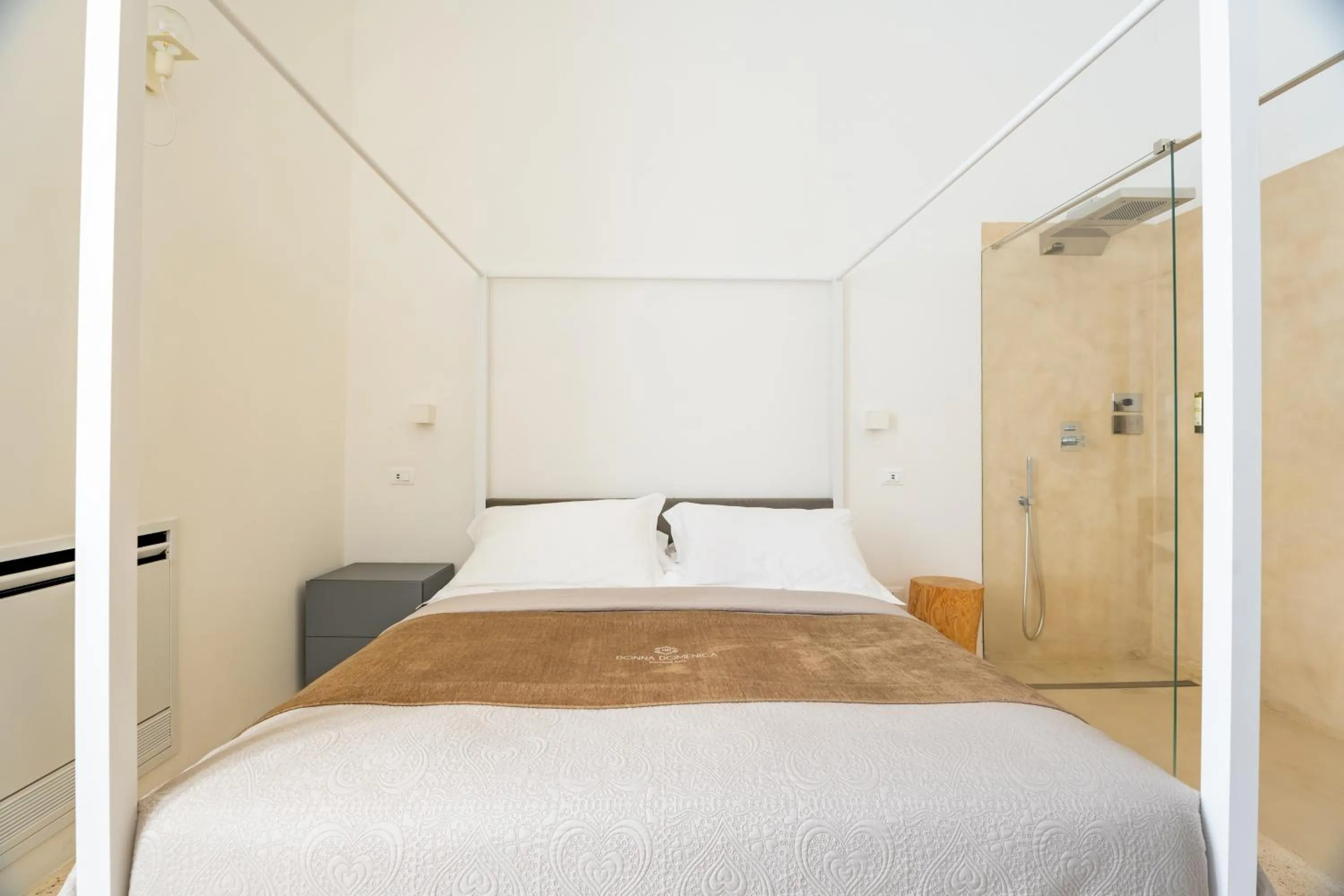 Shower, Bed in Donna Domenica Boutique Suites
