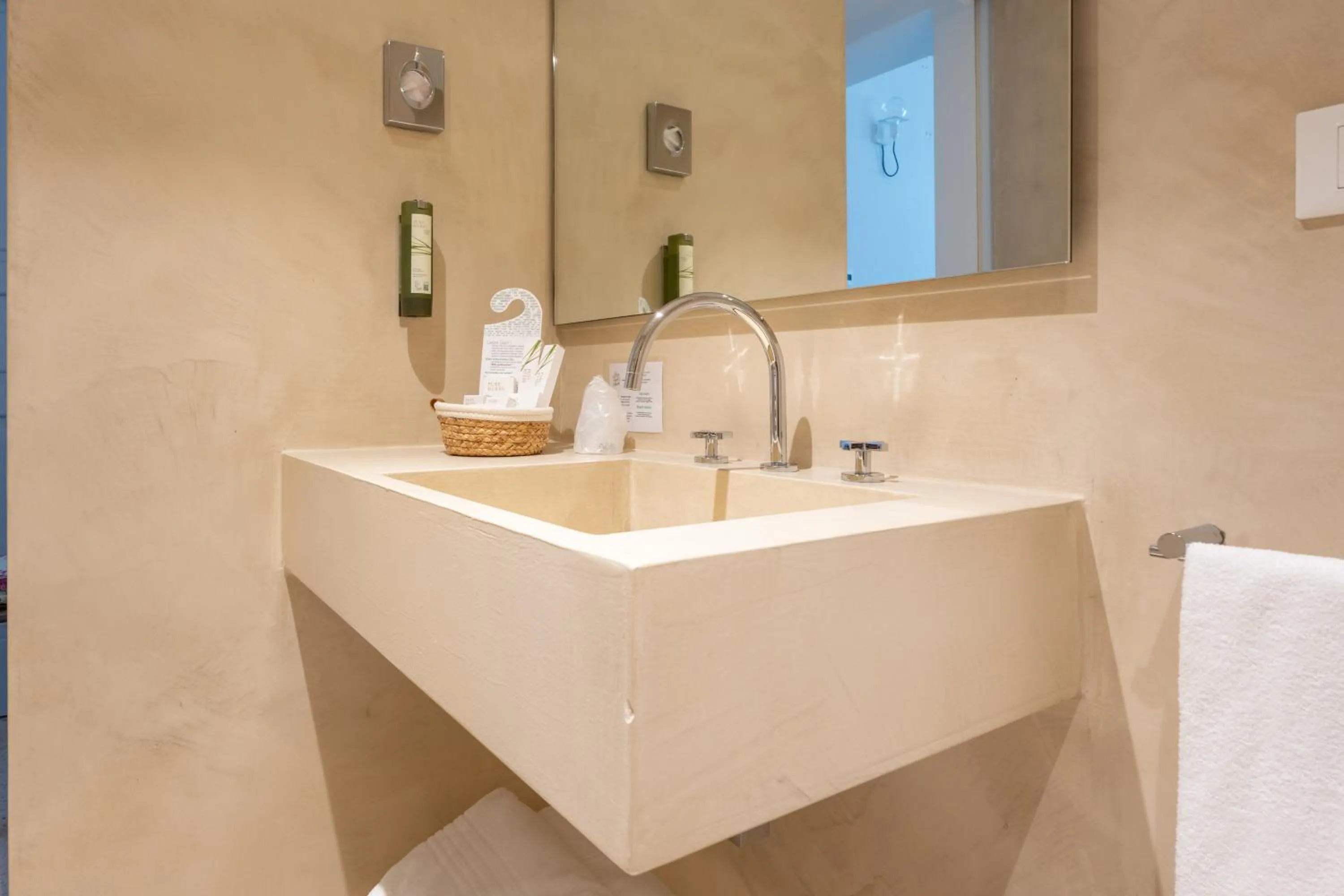 Bathroom in Donna Domenica Boutique Suites