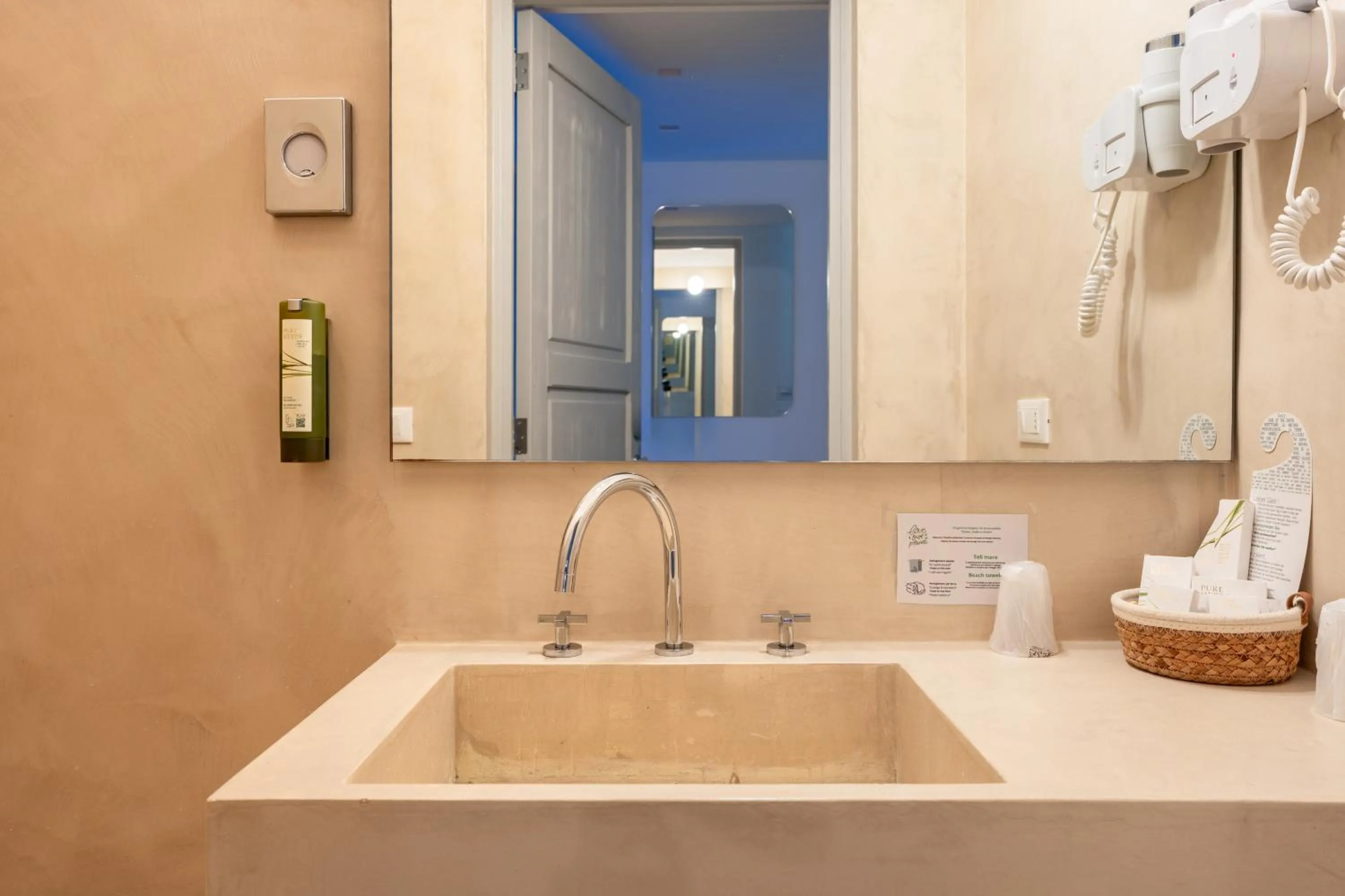 Bathroom in Donna Domenica Boutique Suites