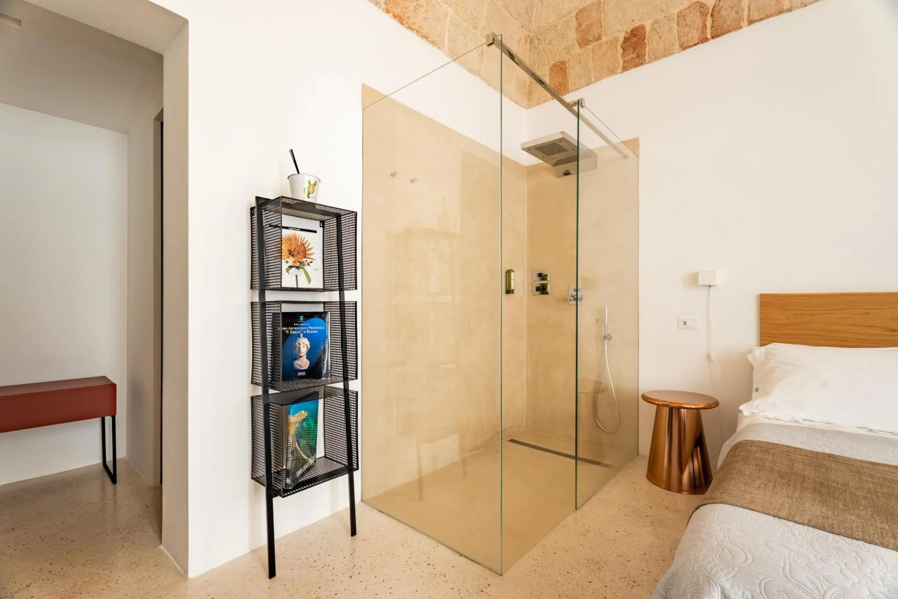 Shower, Bed in Donna Domenica Boutique Suites