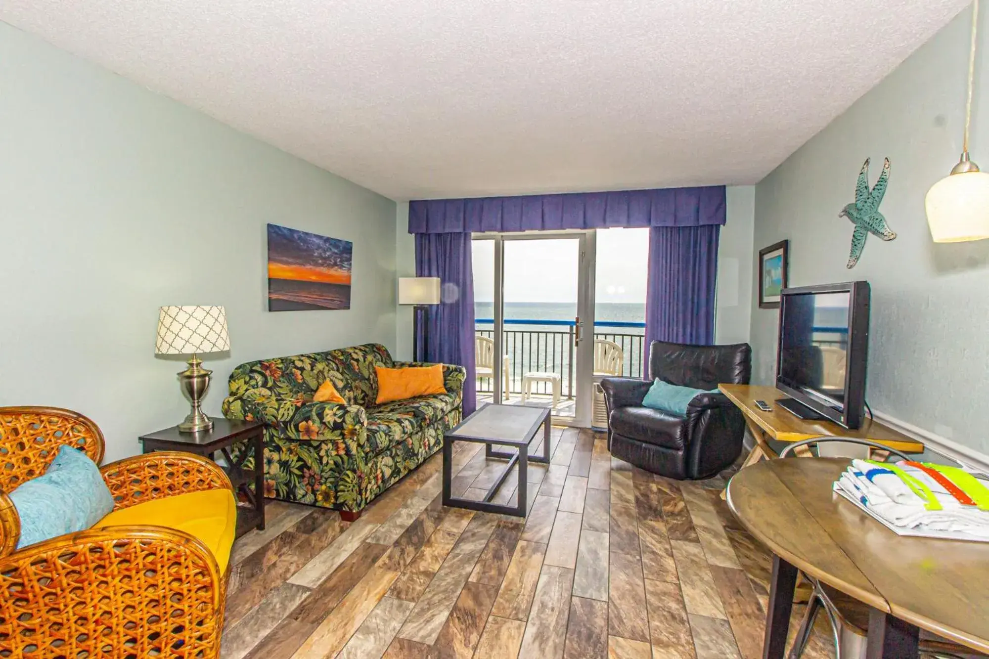 Boardwalk 1030 Boardwalk 1030