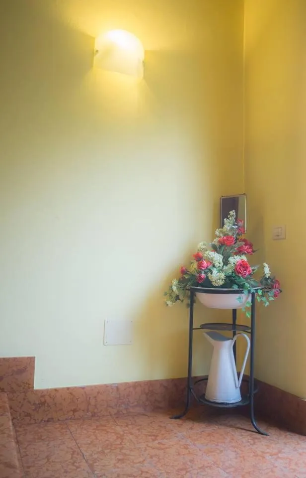 Decorative detail in Albergo Olivo