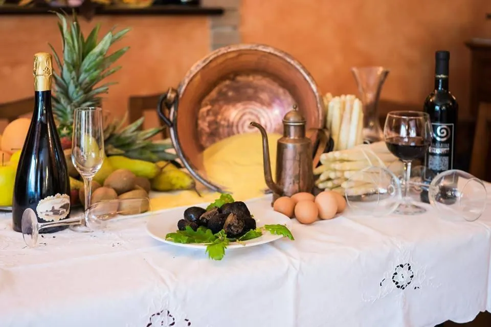 Restaurant/places to eat in Albergo Olivo