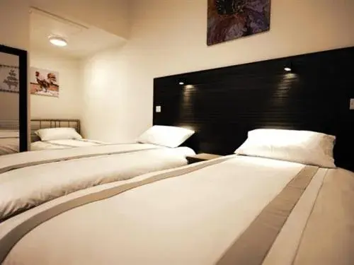 Triple Room in THE COACHING BARNS Triple Room in THE COACHING BARNS