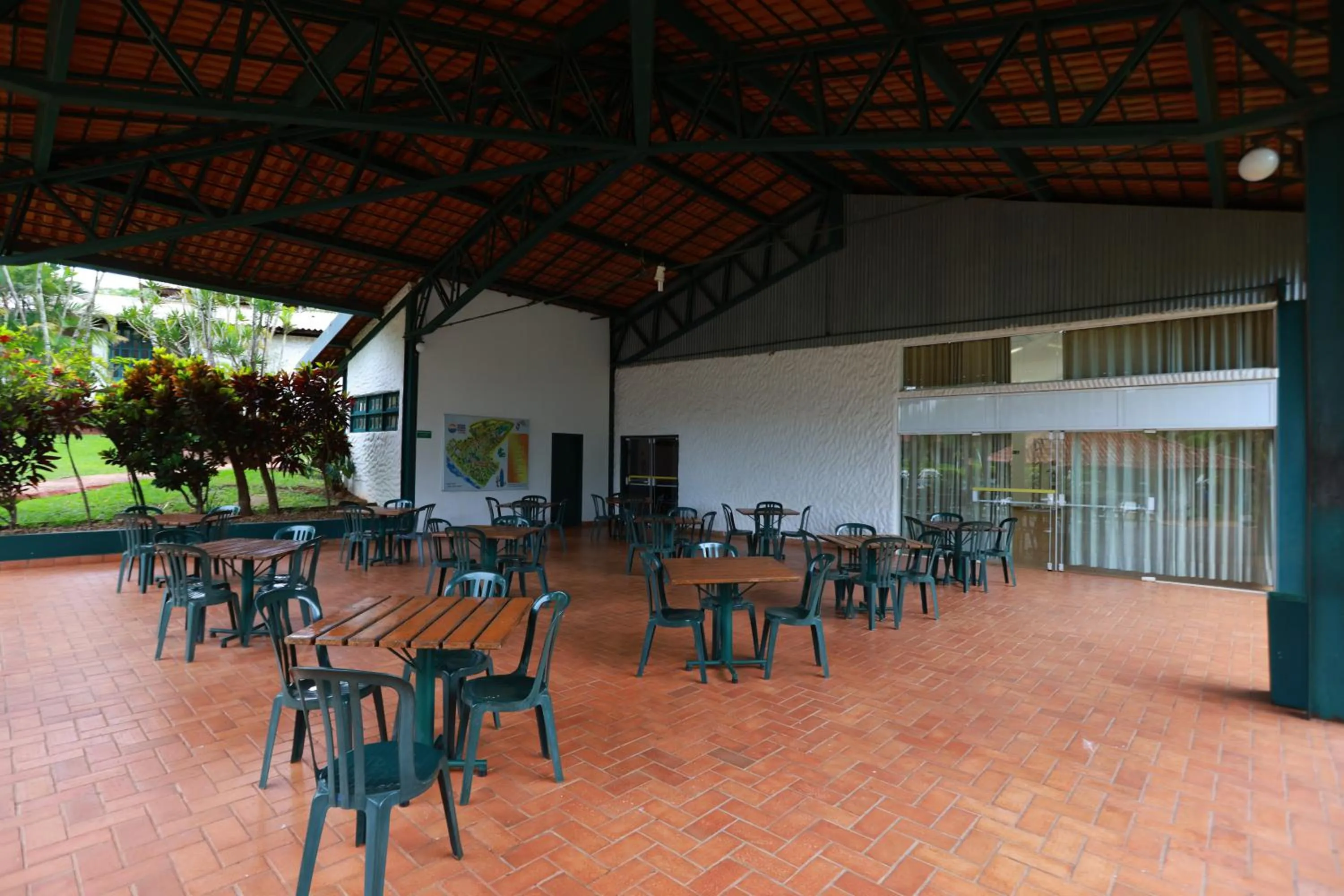 Patio in Hotel Berro D`Agua Eco Resort