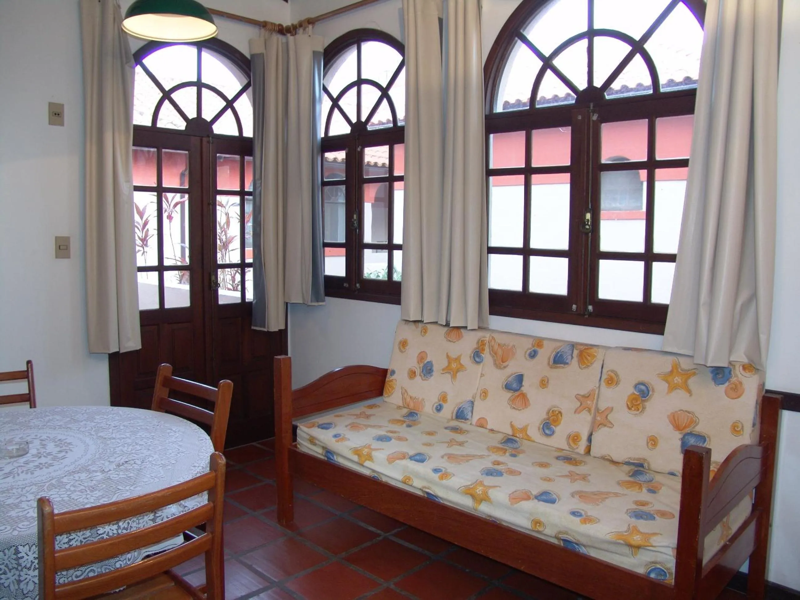 Photo of the whole room, Bed in La Alhambra Apart Hotel