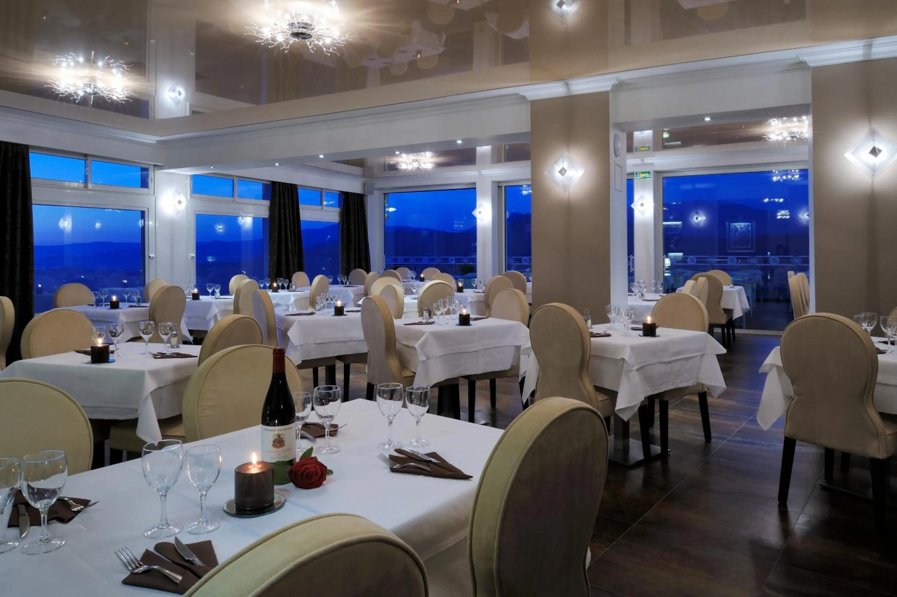 Restaurant/places to eat in Hotel Des Roches