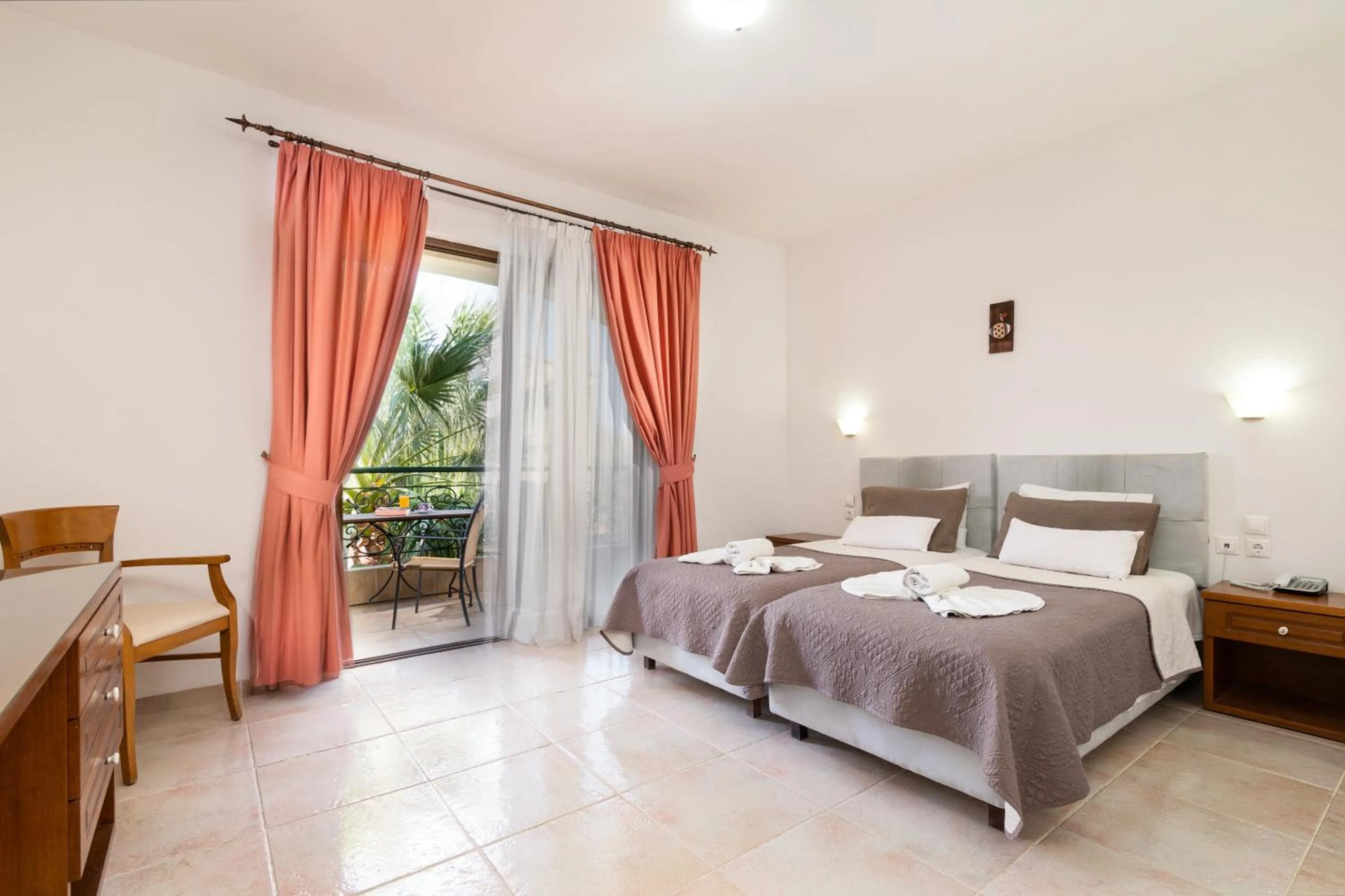 Bedroom, Bed in Villas Duc - Rhodes