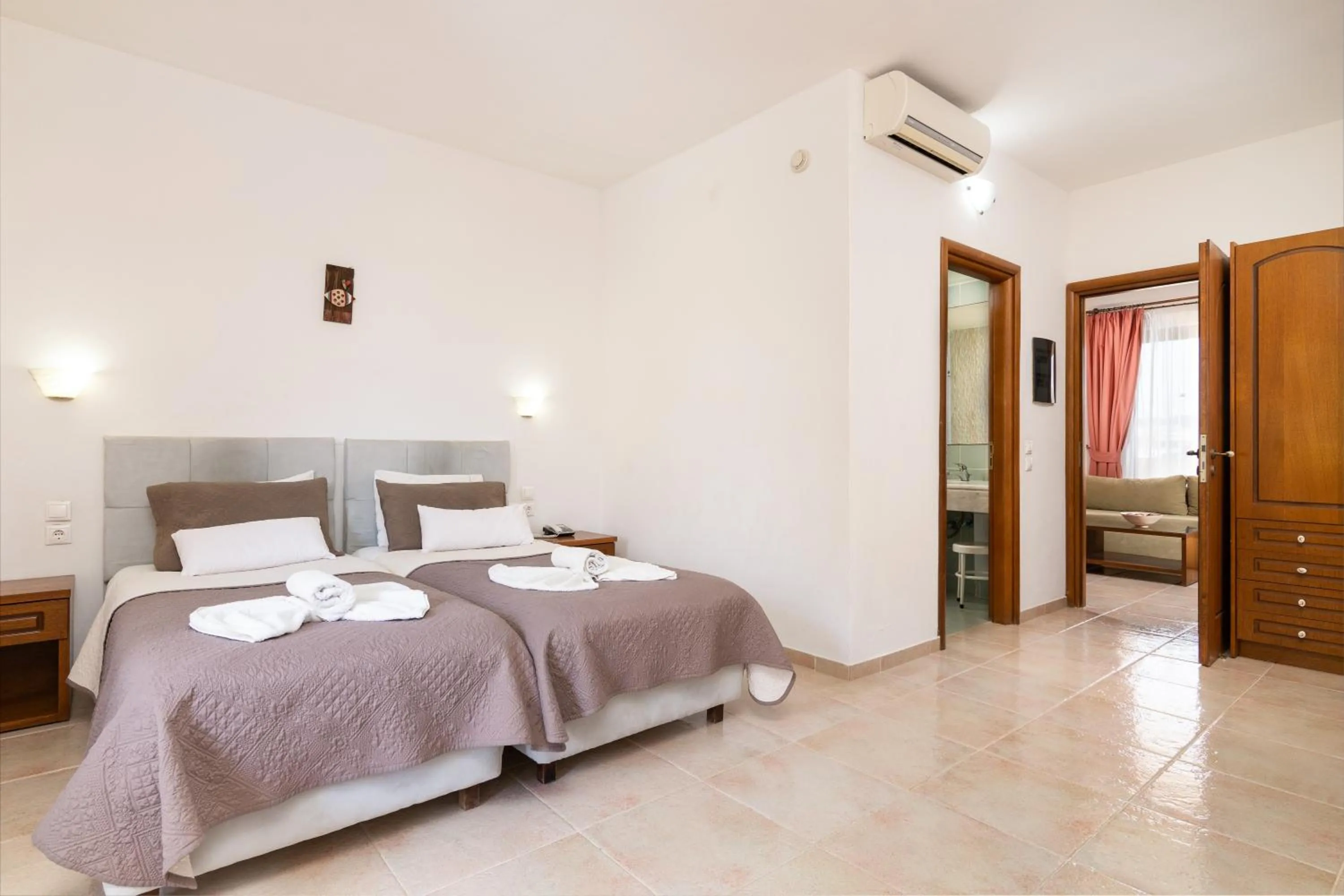 Bed in Villas Duc - Rhodes