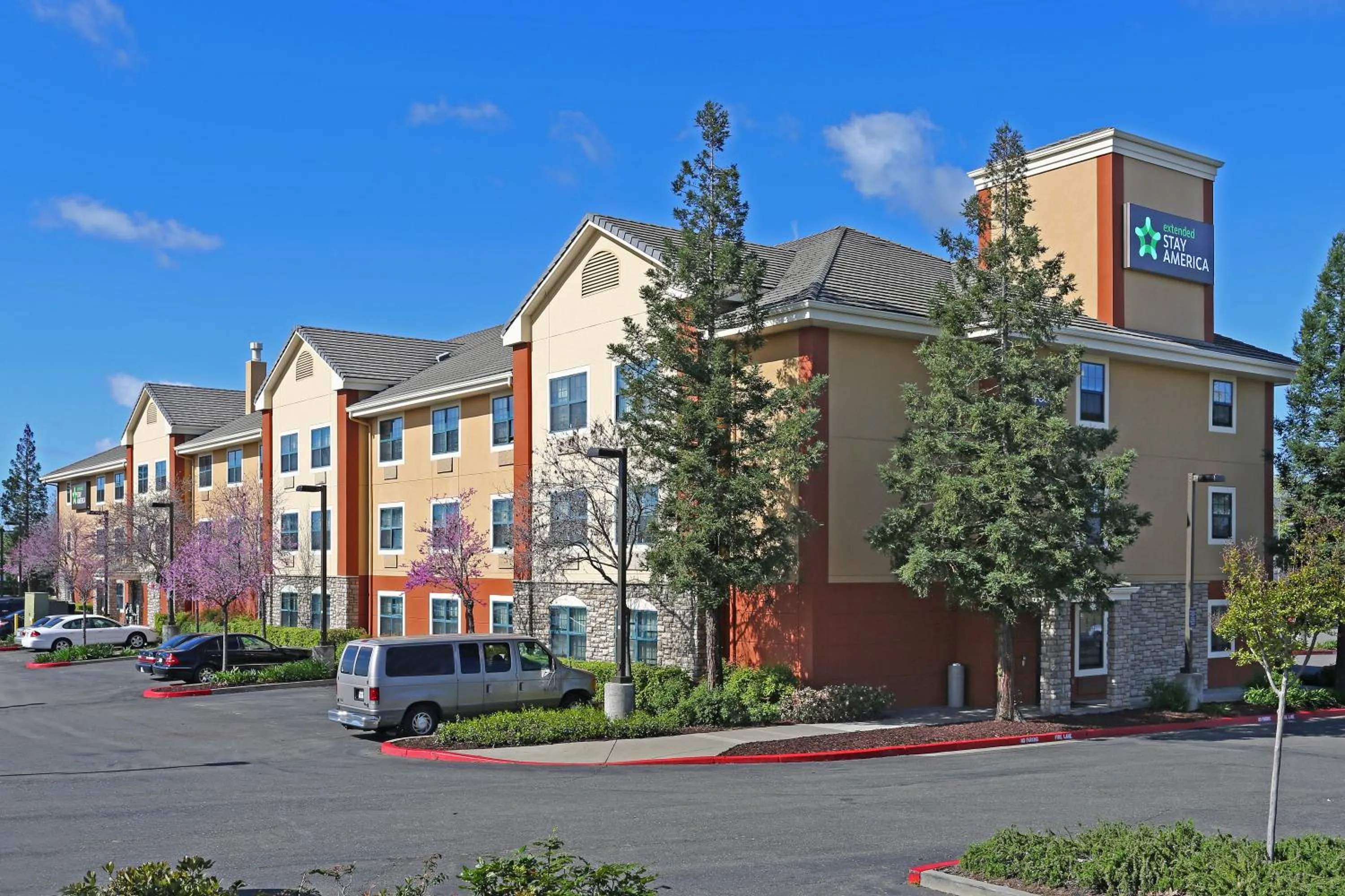 Property building in Extended Stay America Suites - Sacramento - Roseville