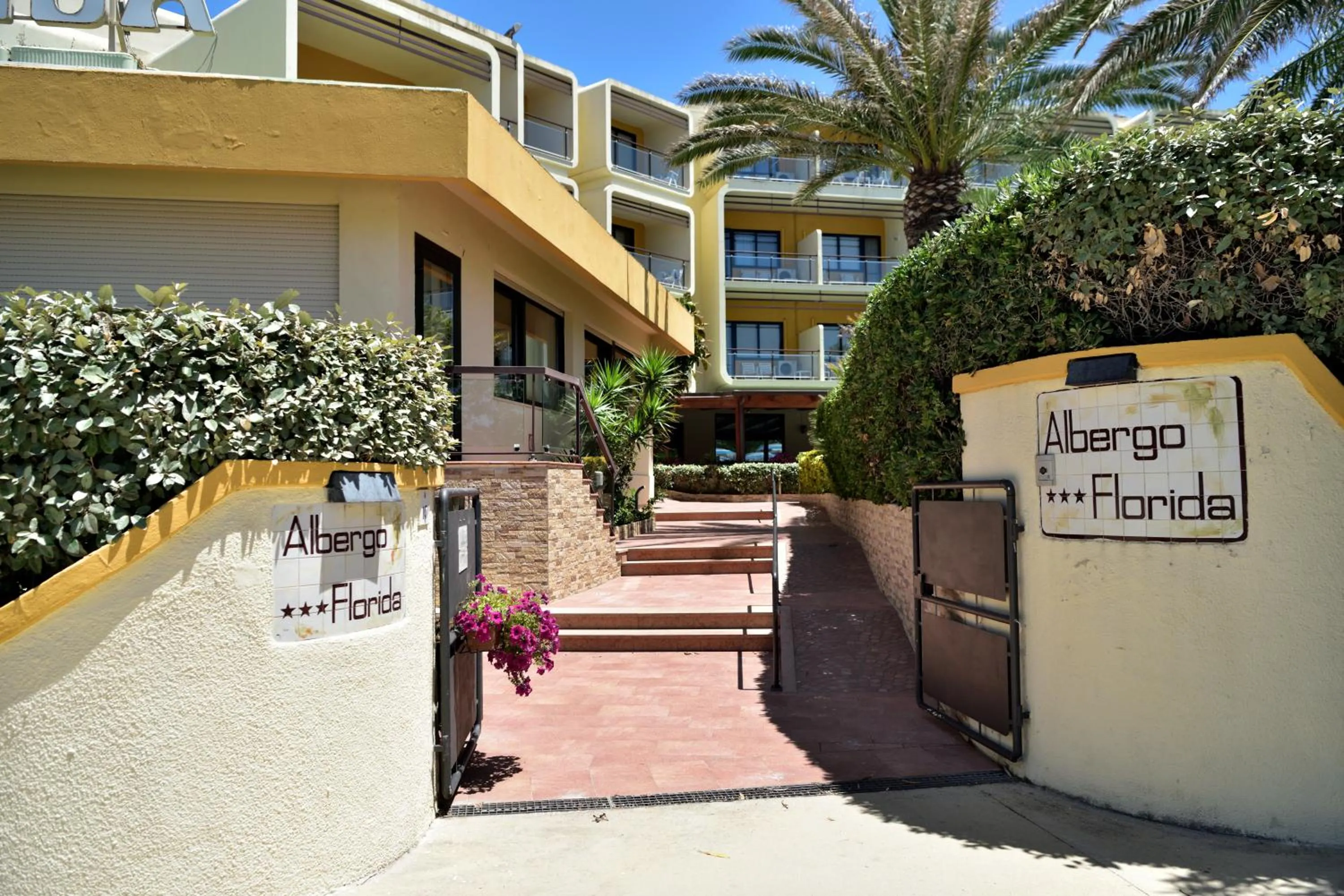 Property building in Hotel Florida