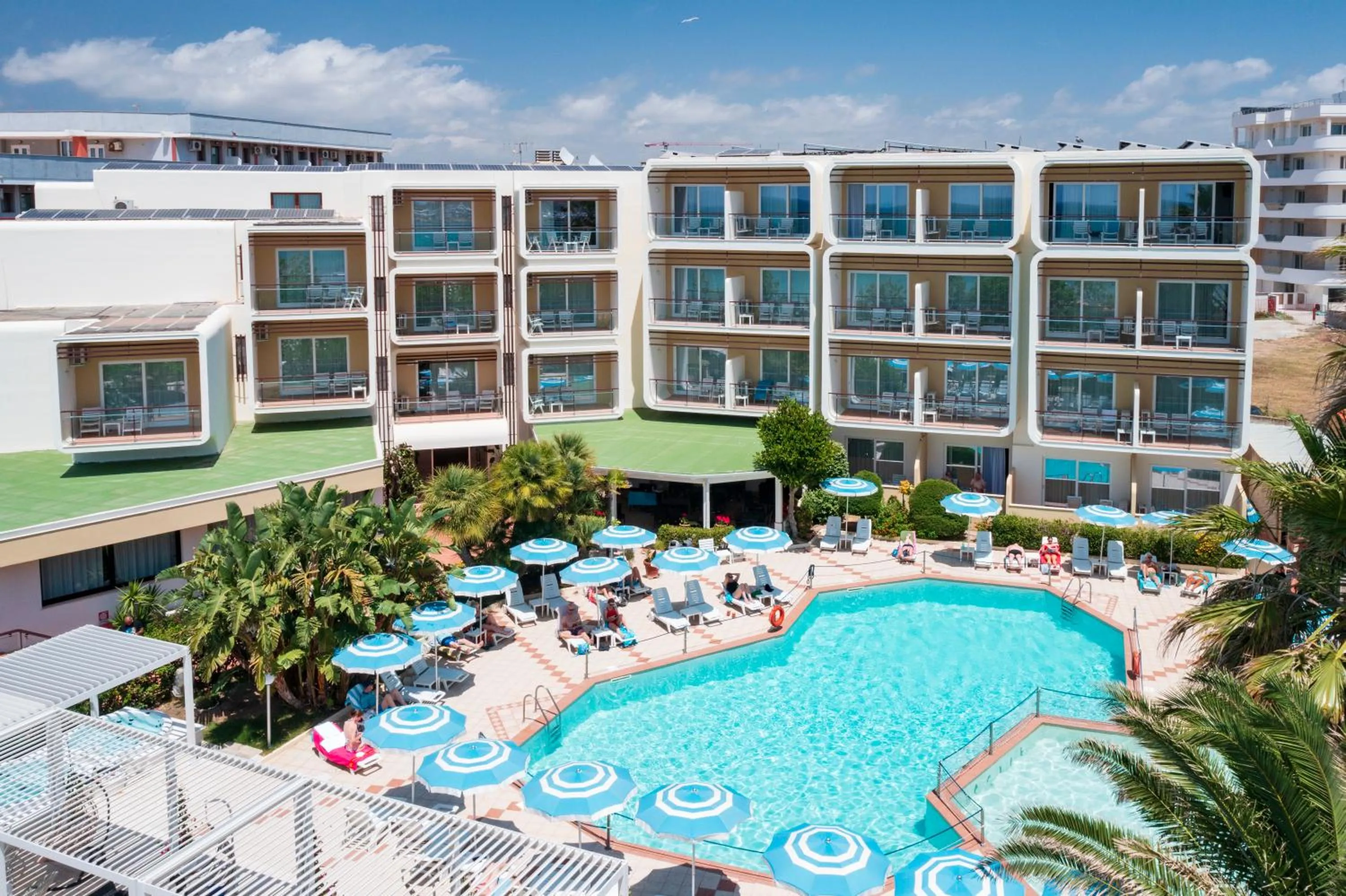 Property building in Hotel Florida