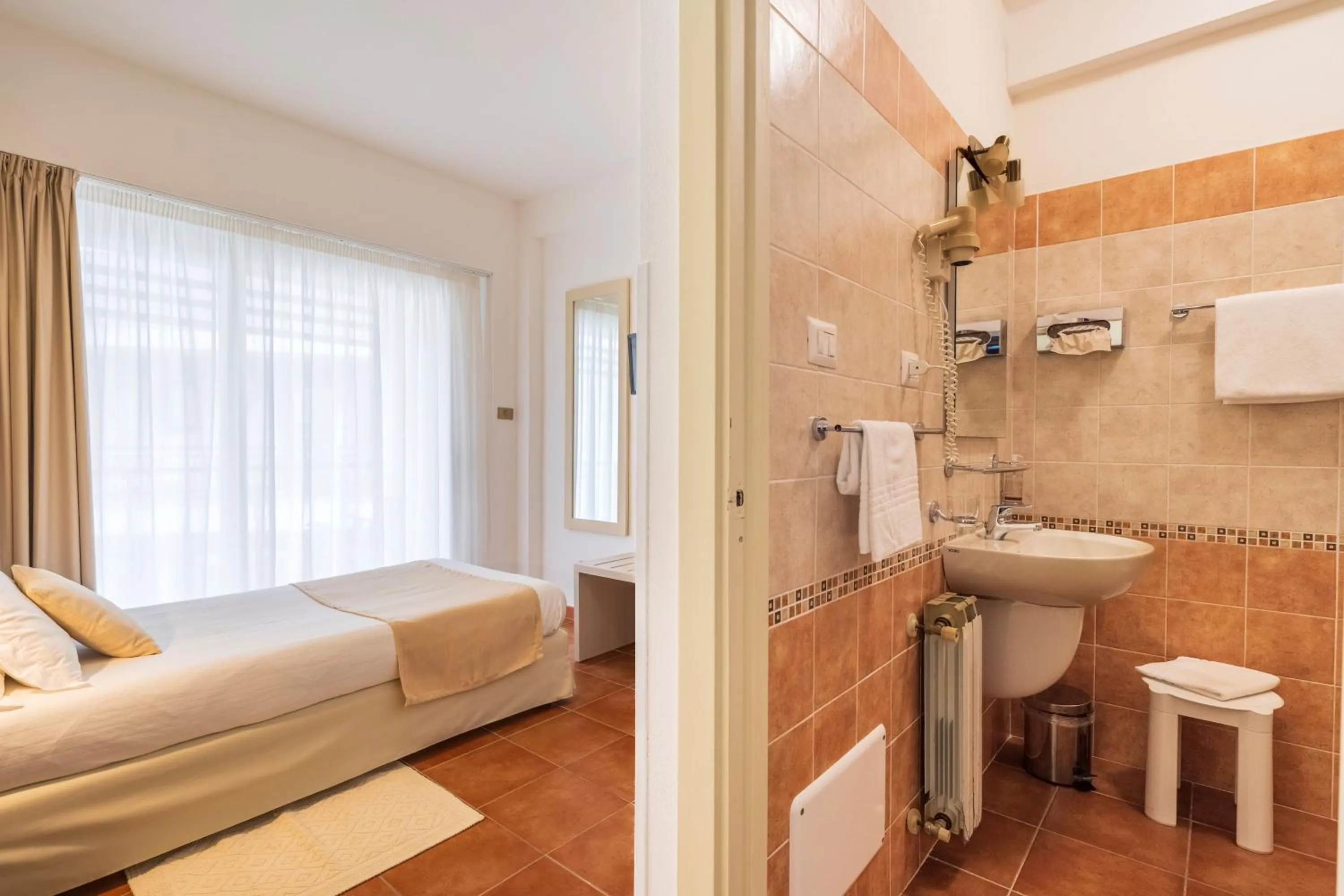 Photo of the whole room, Bed in Hotel Florida