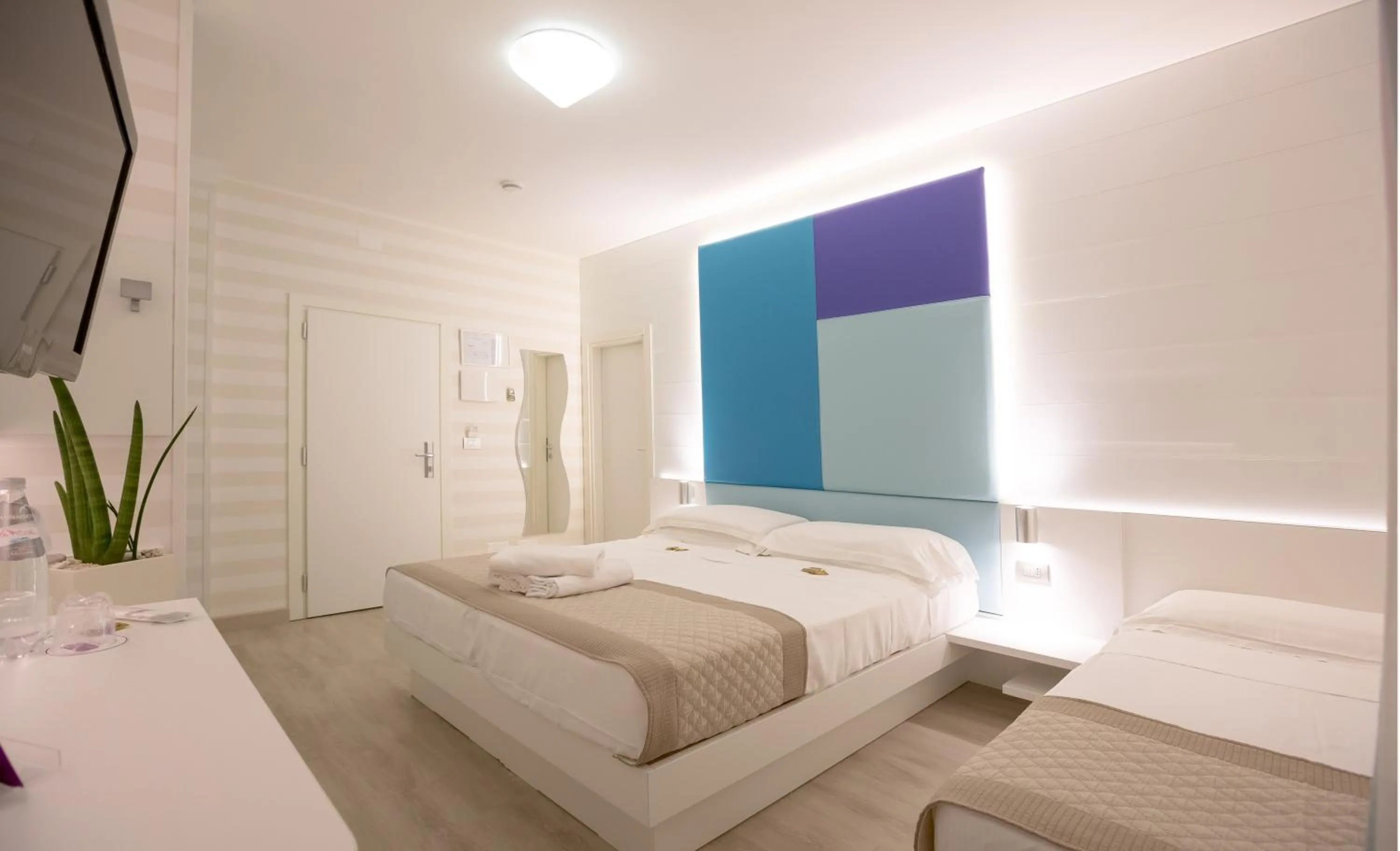 Photo of the whole room in Hotel Helen