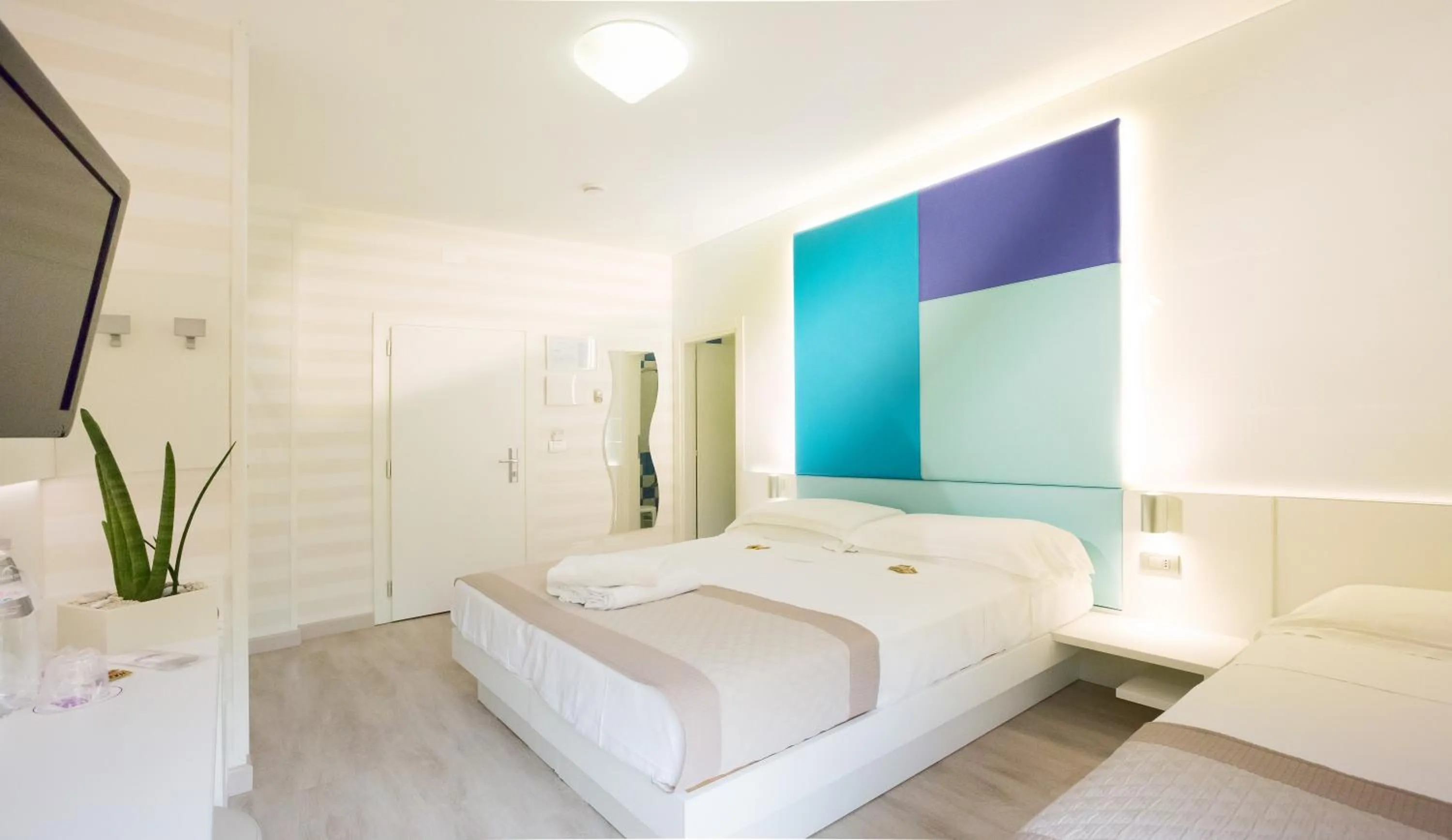 Photo of the whole room in Hotel Helen