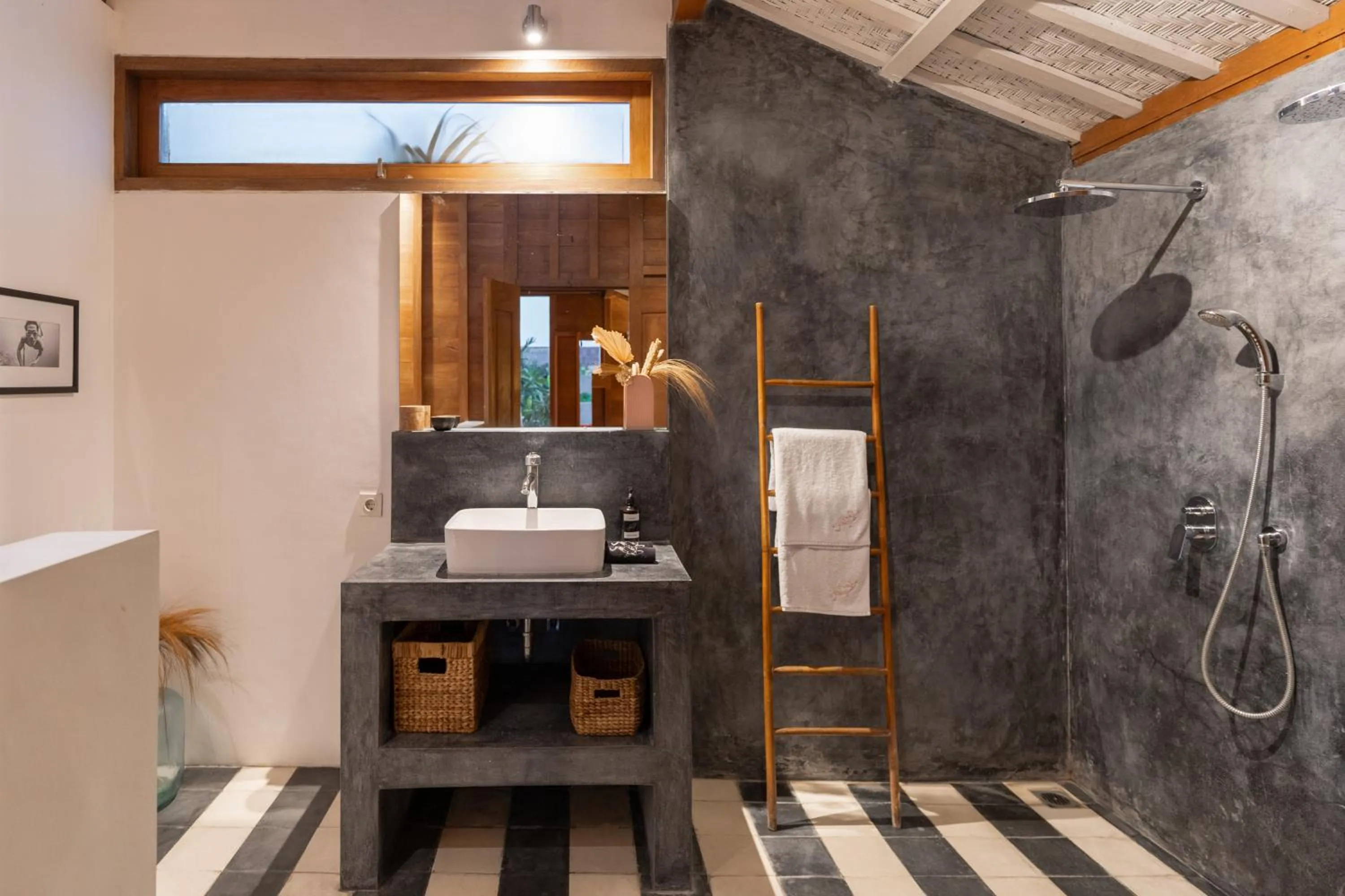 Bathroom in House of Bagera by Alfred in Bali