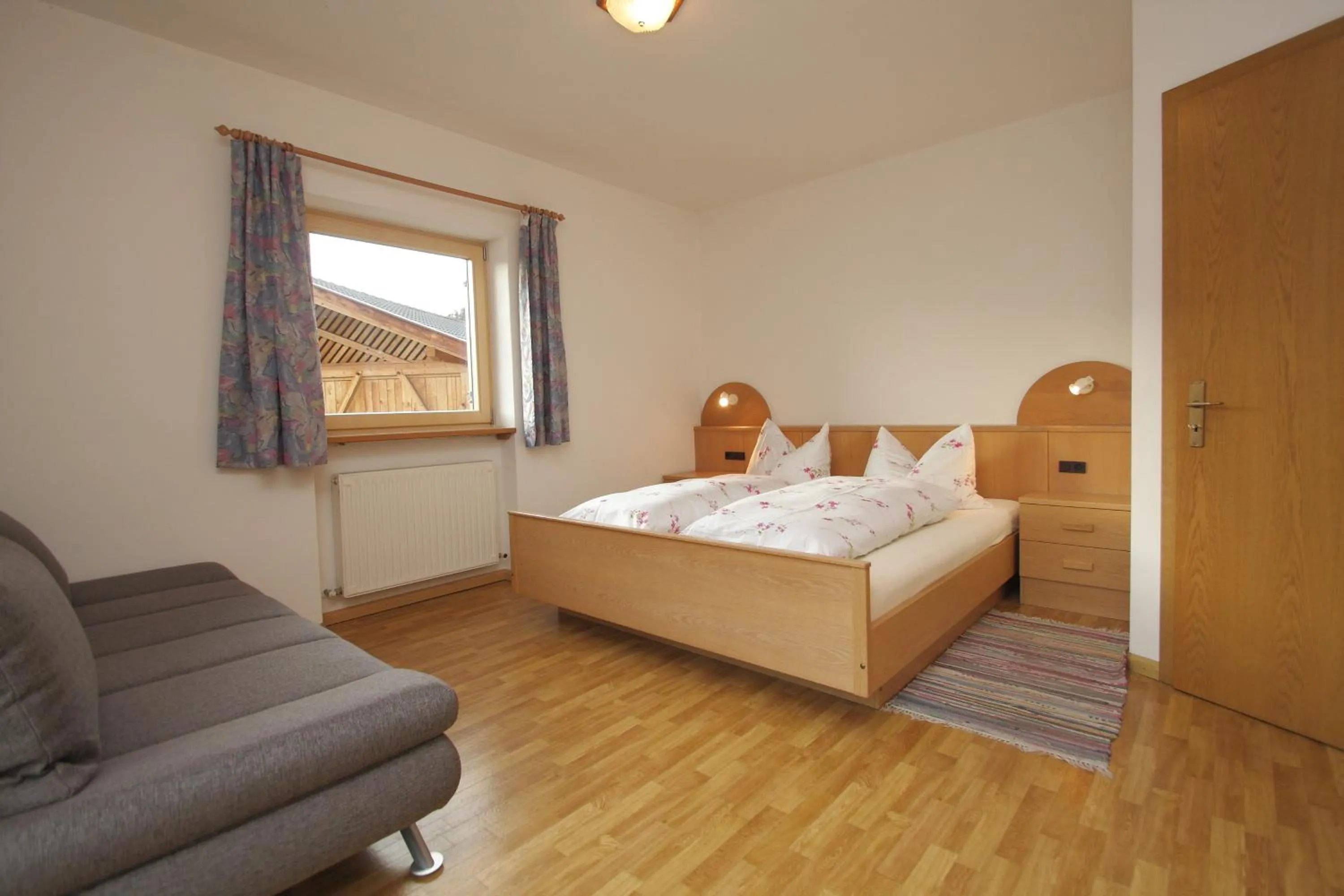 Photo of the whole room, Bed in Paderlafoderhof