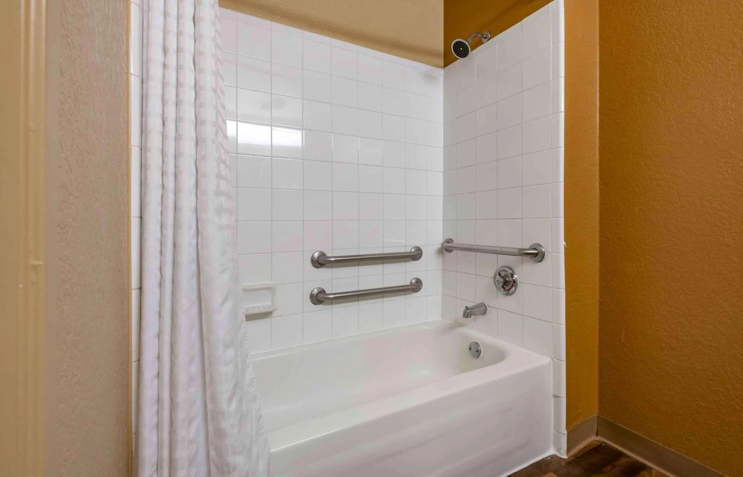 Bathroom in Extended Stay America Suites - Orlando - Altamonte Springs