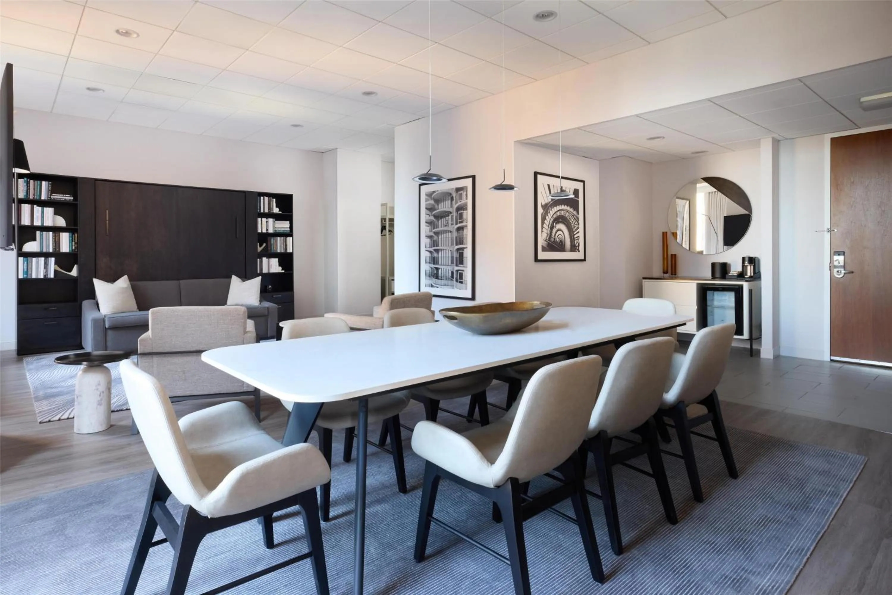 Photo of the whole room in Hyatt Regency Chicago