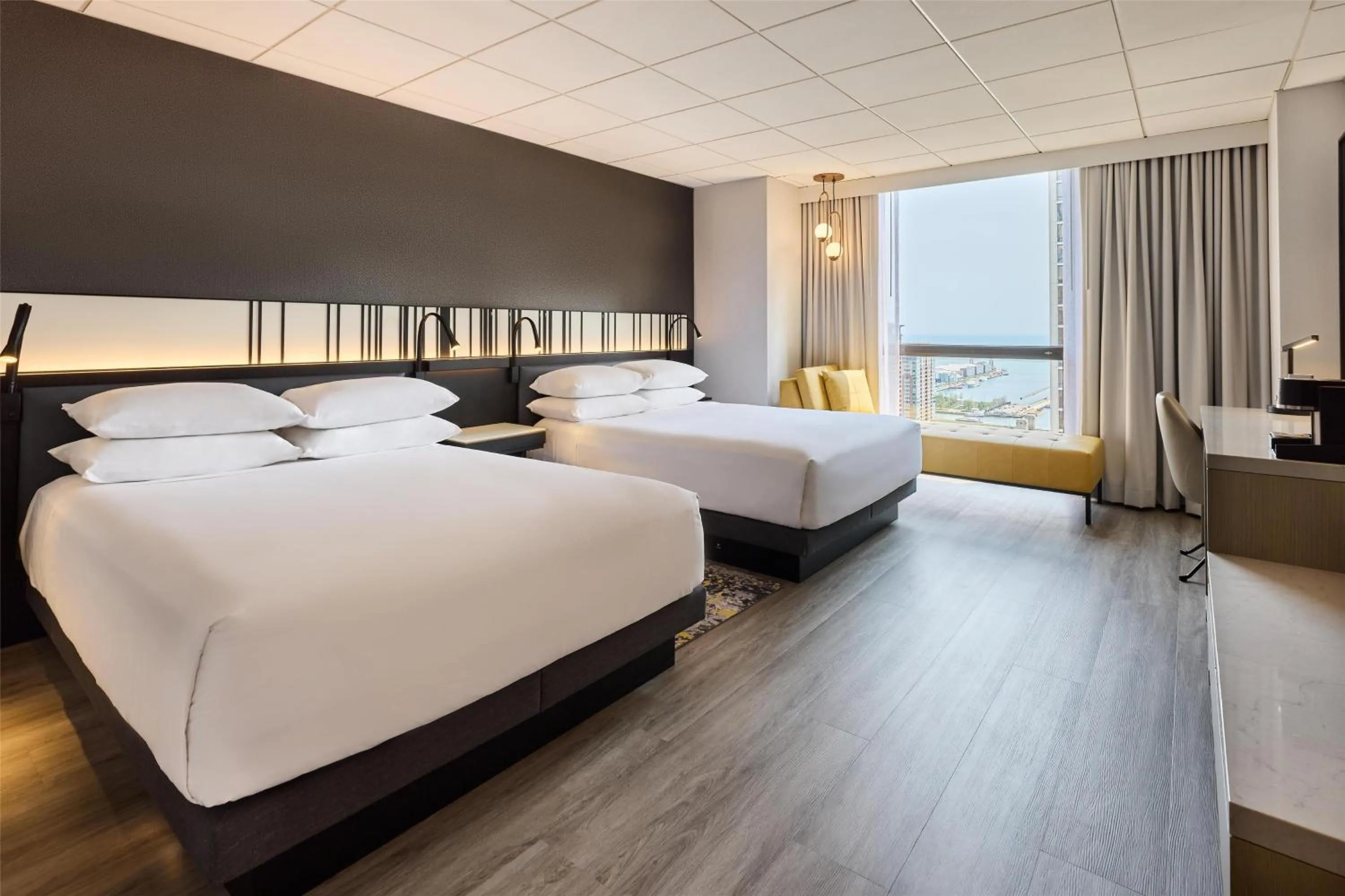 Bedroom, Bed in Hyatt Regency Chicago