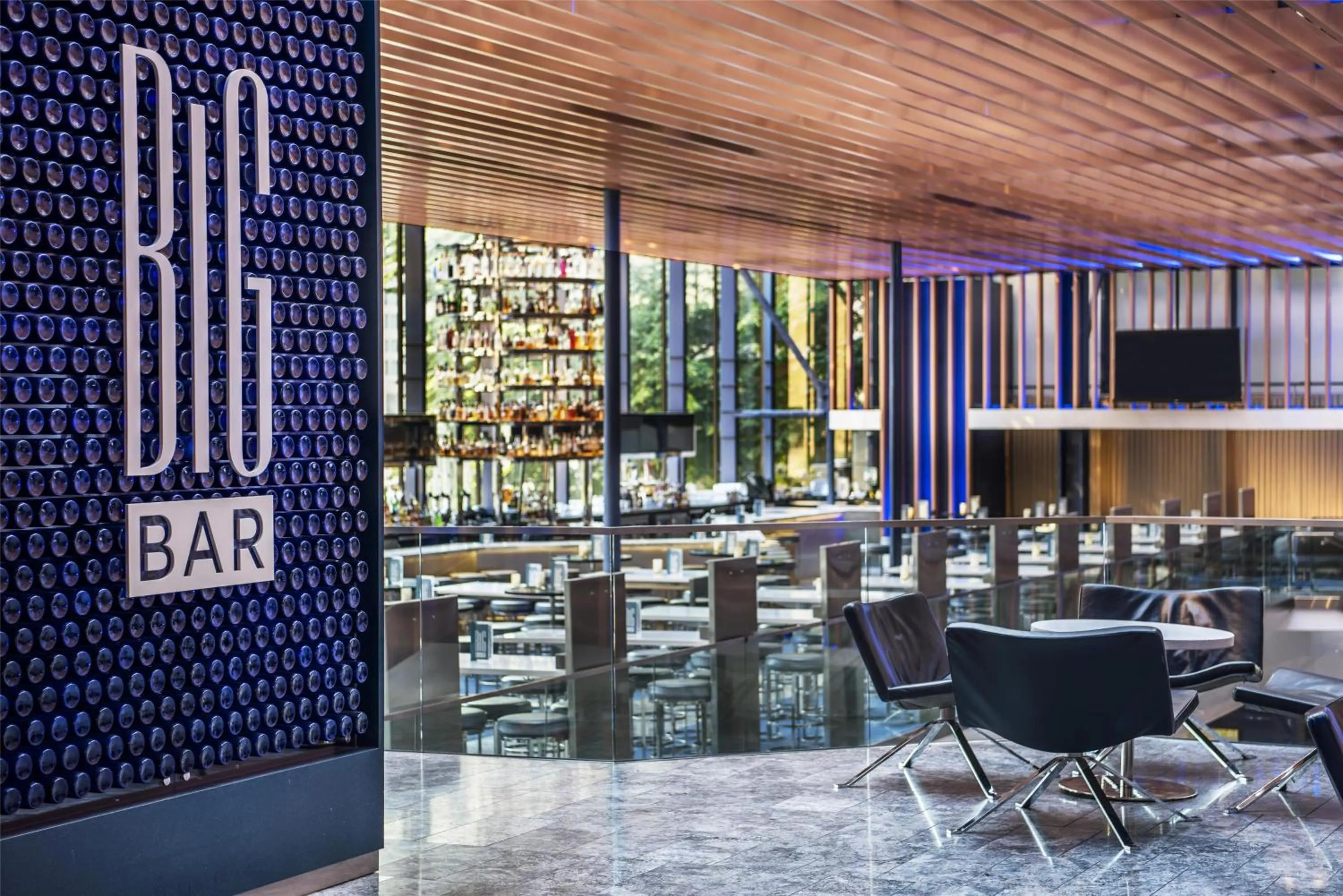 Lounge or bar in Hyatt Regency Chicago