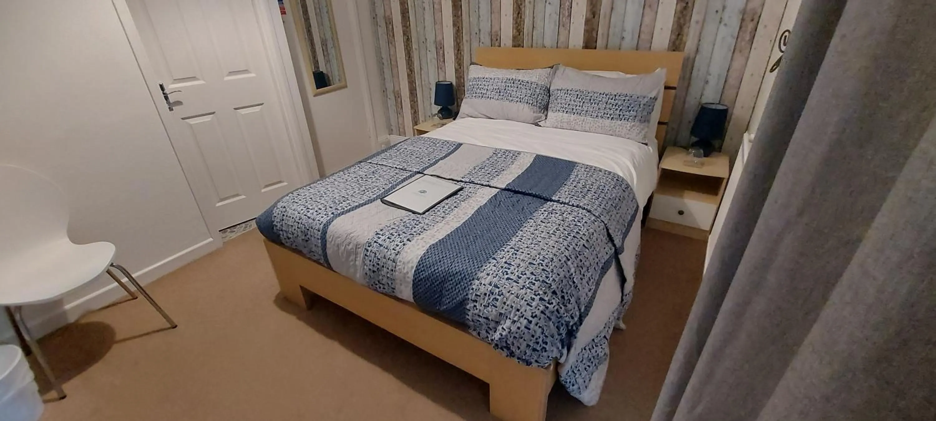 Bedroom, Bed in Trentham House