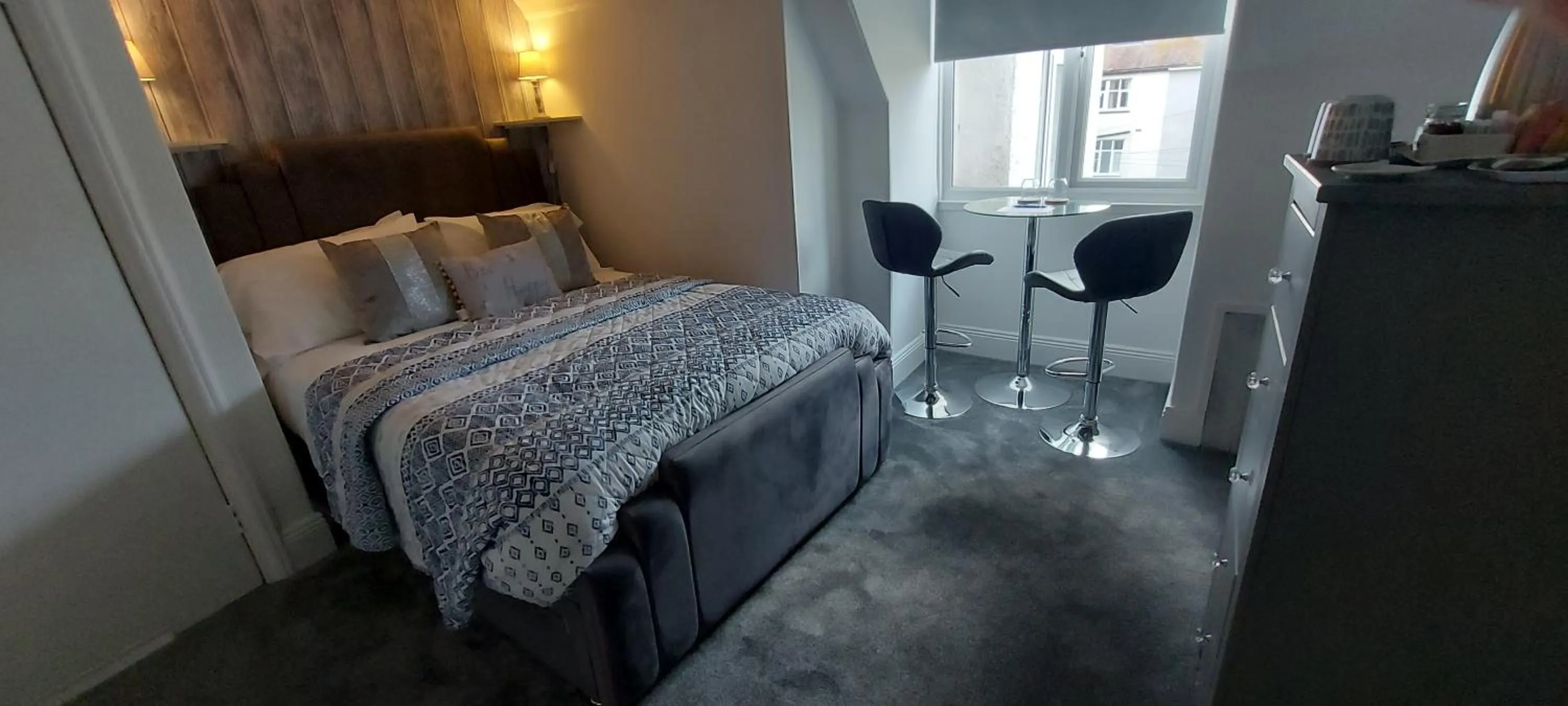 Bedroom, Bed in Trentham House