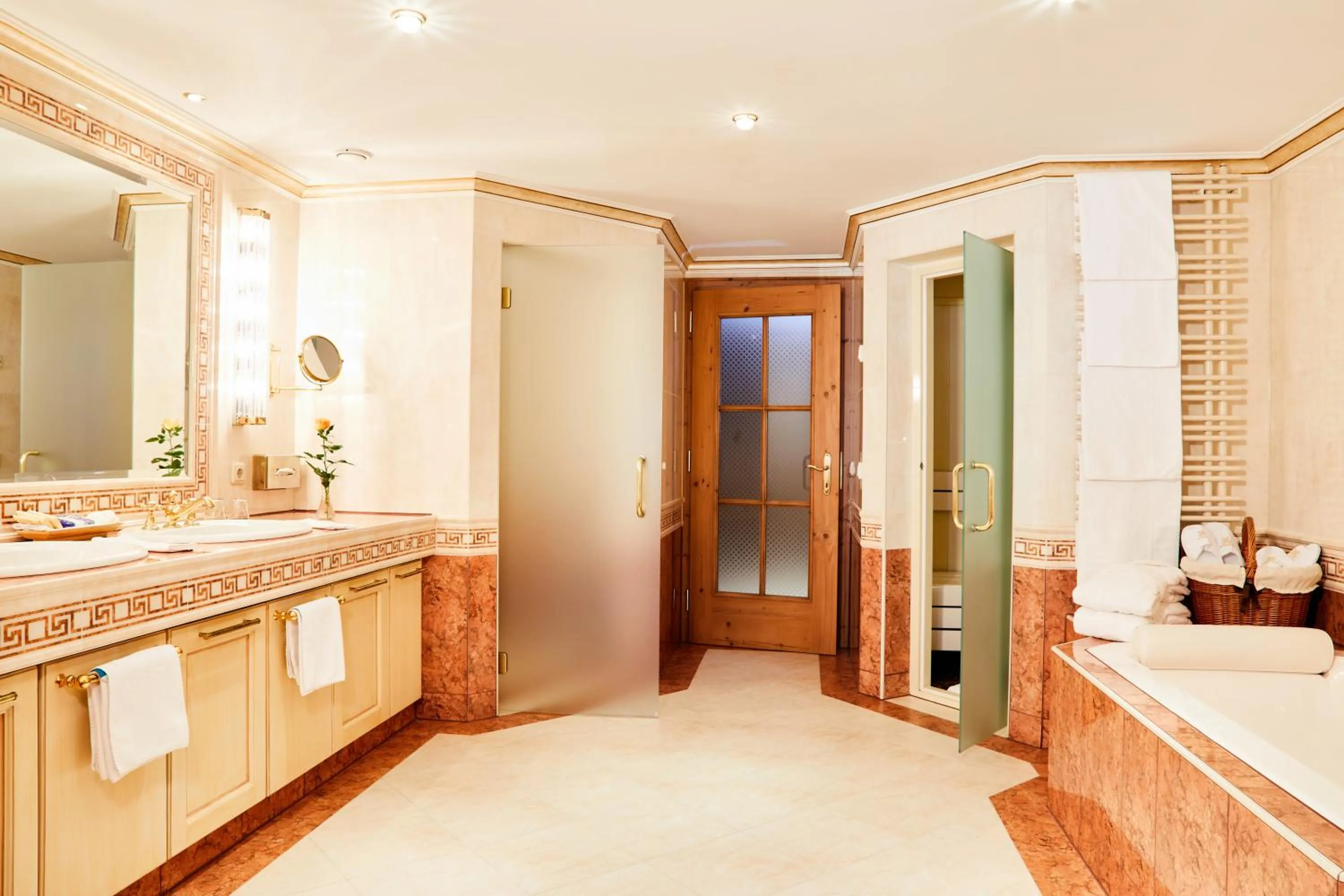 Steam room in Salzburgerhof, das 5-Sterne Hotel von Zell am See