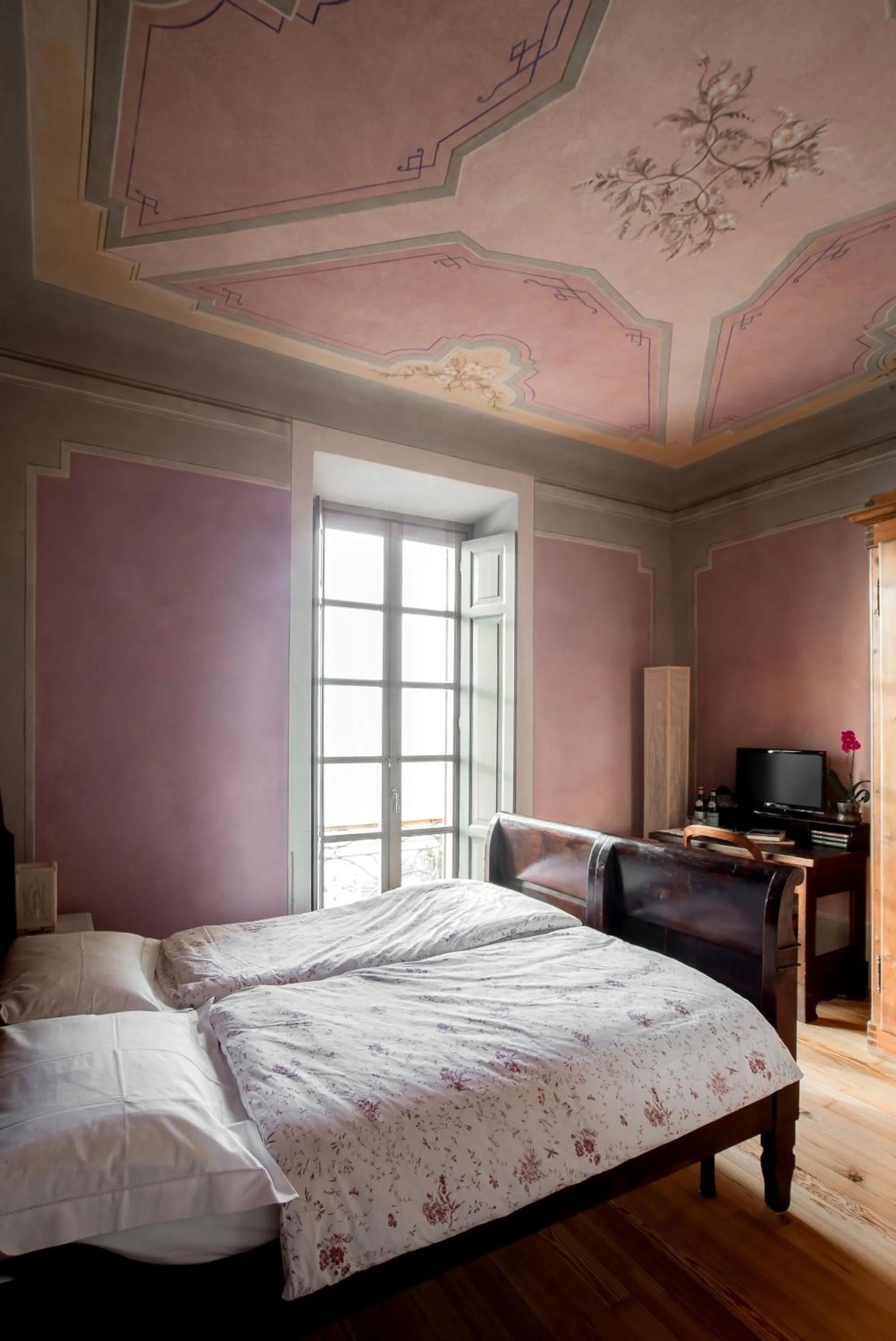 Bed in Bellavista Boutique Hotel