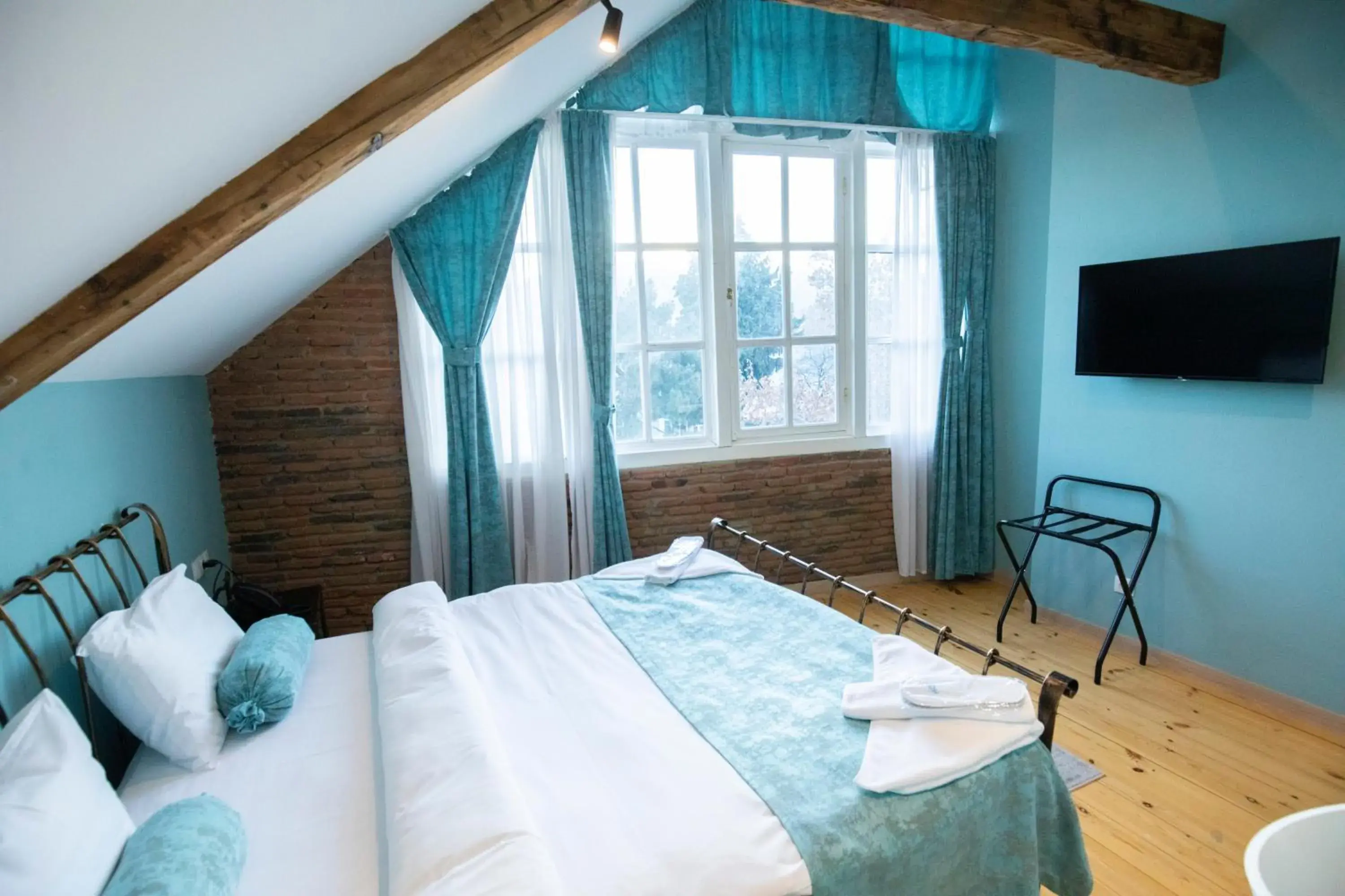 King Room with Mountain View - single occupancy in History of Tbilisi King Room with Mountain View - single occupancy in History of Tbilisi