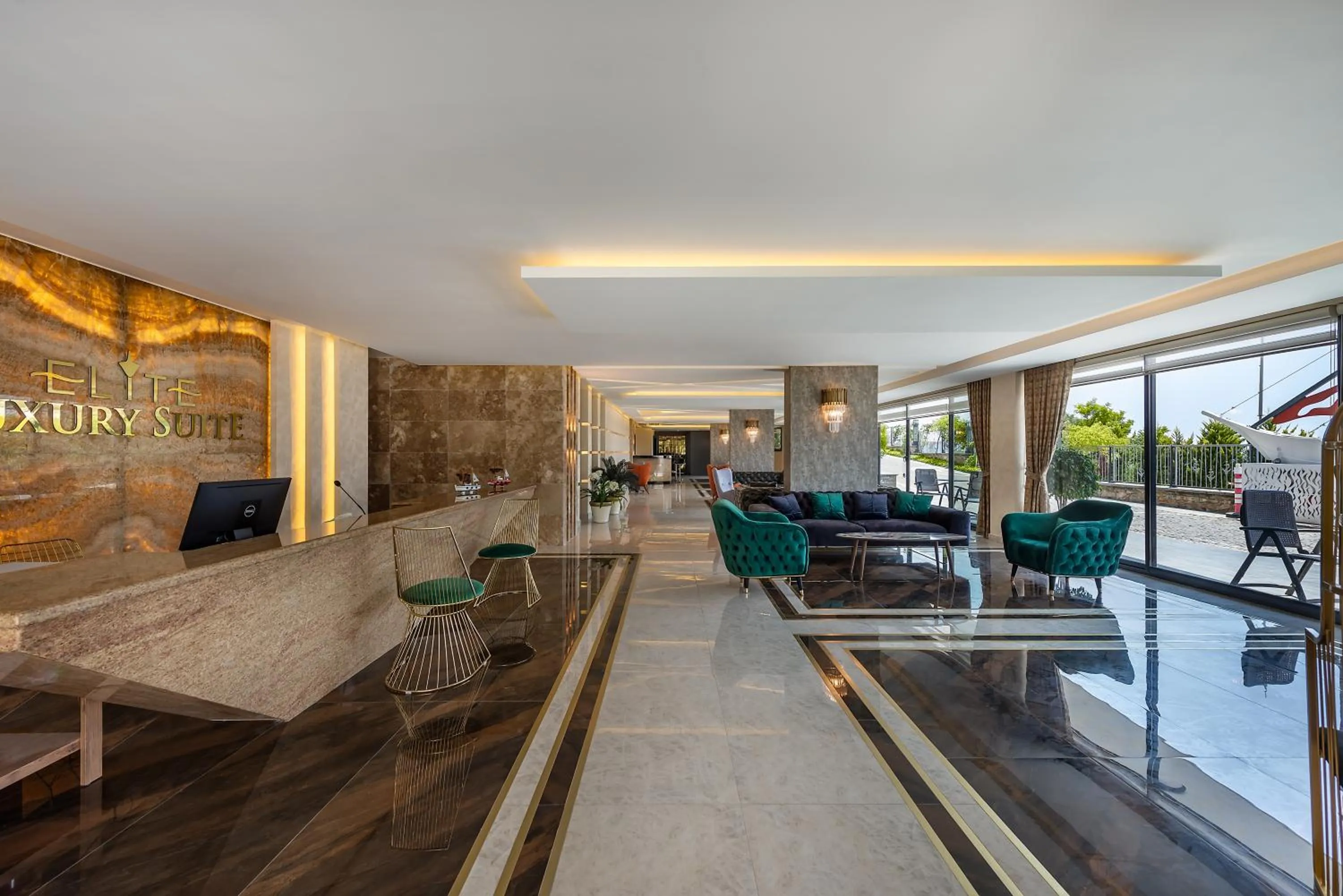 Lobby or reception in Elite Luxury Suite & Spa