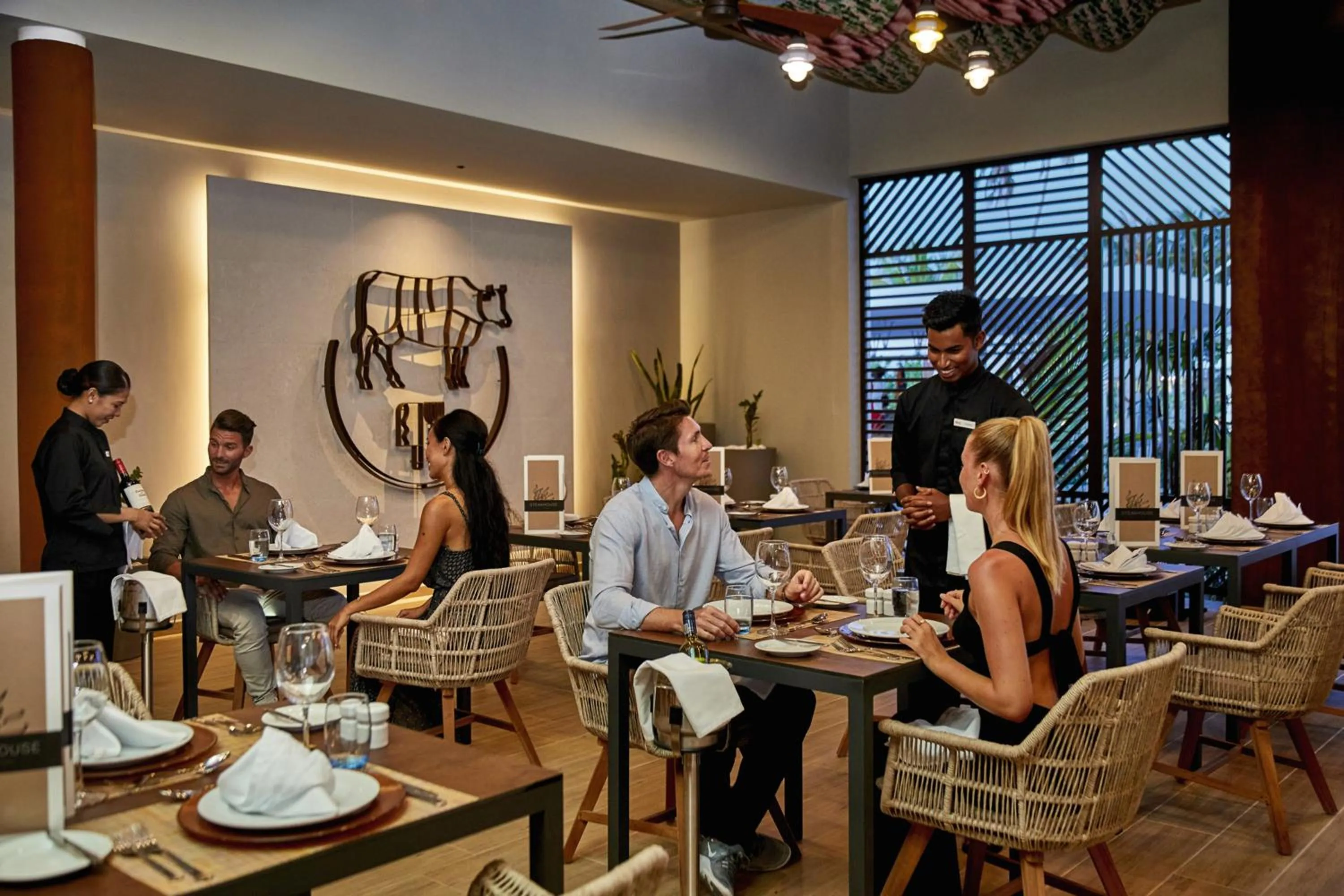 Restaurant/places to eat in Riu Atoll-All Inclusive