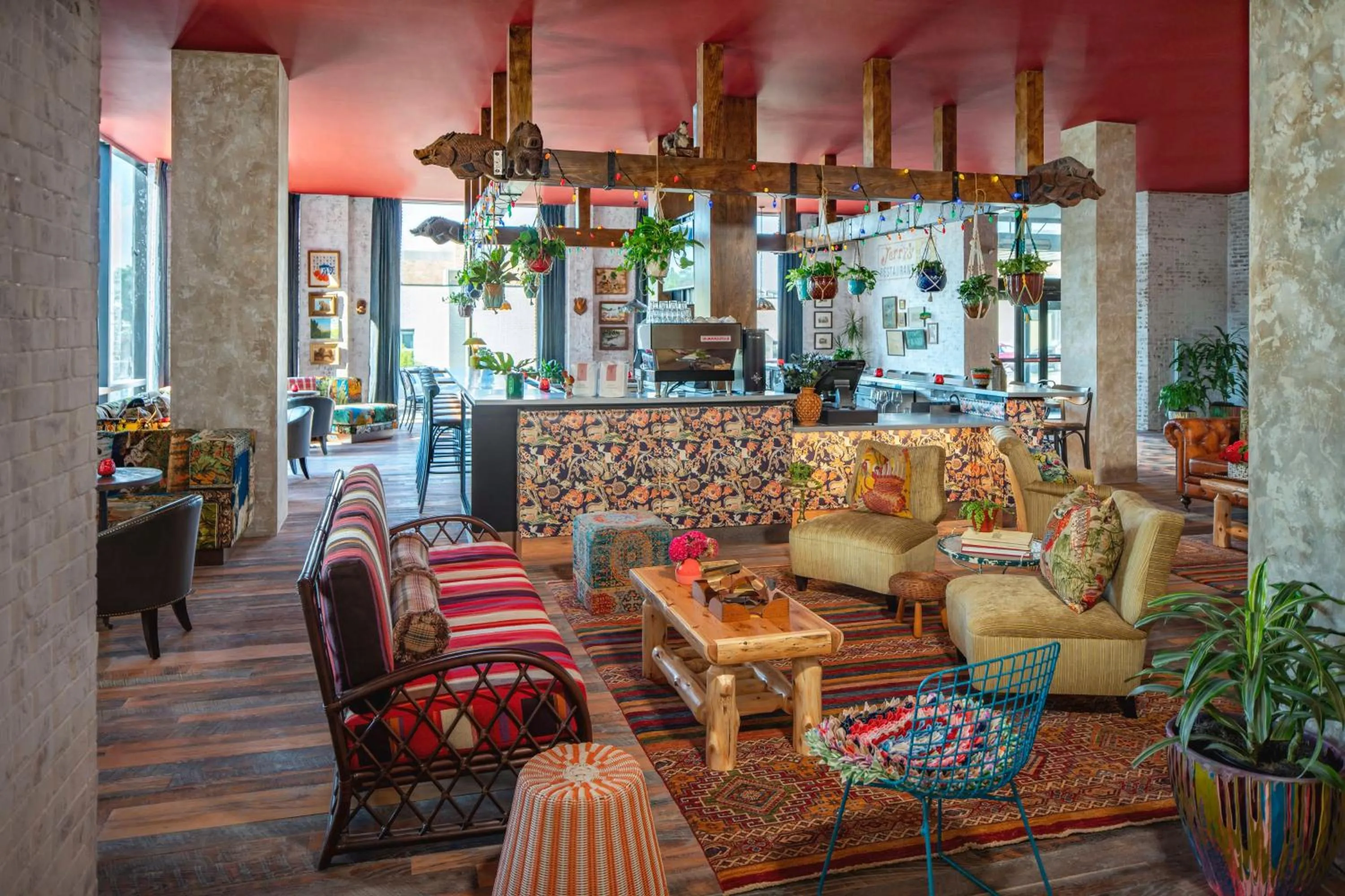 Lounge or bar in Graduate by Hilton Fayetteville, AR