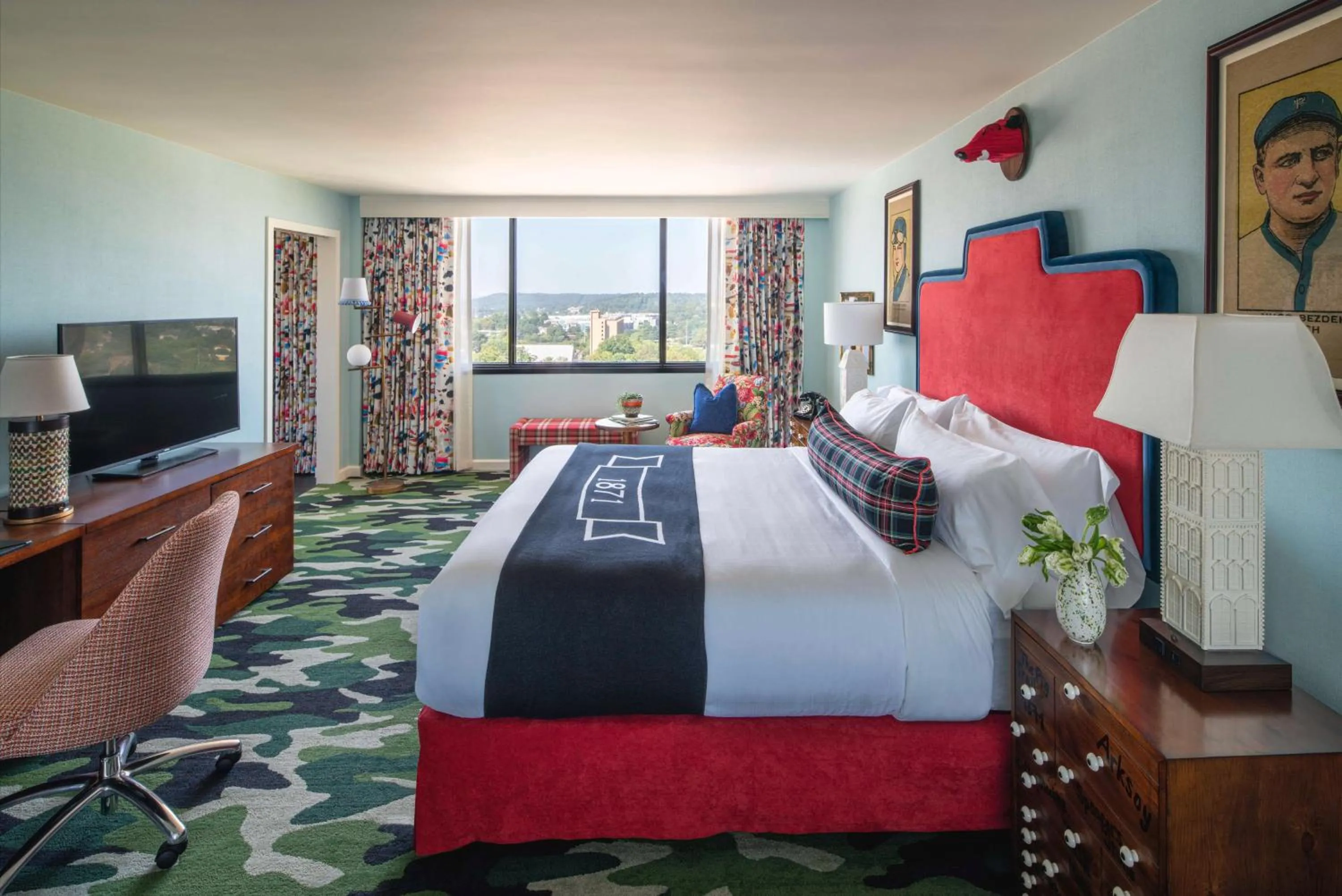 Bed in Graduate by Hilton Fayetteville, AR