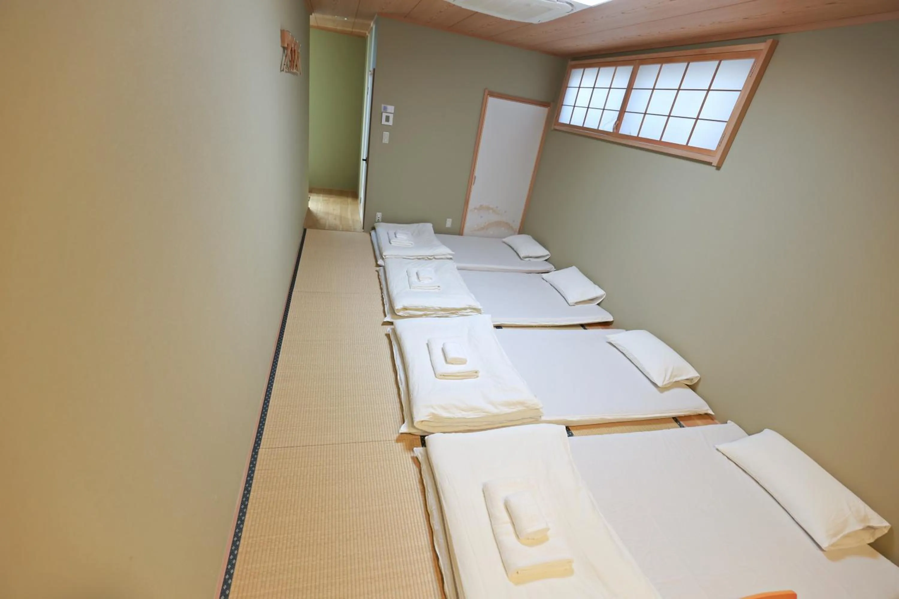 Bed in Akihabara Nakagawa Inn