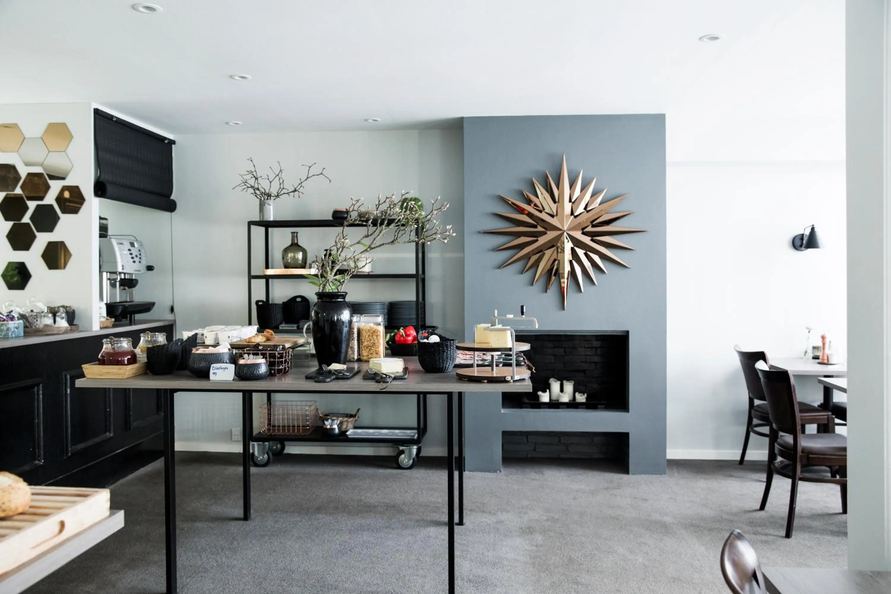 Restaurant/places to eat in Skjalm Hvide Hotel