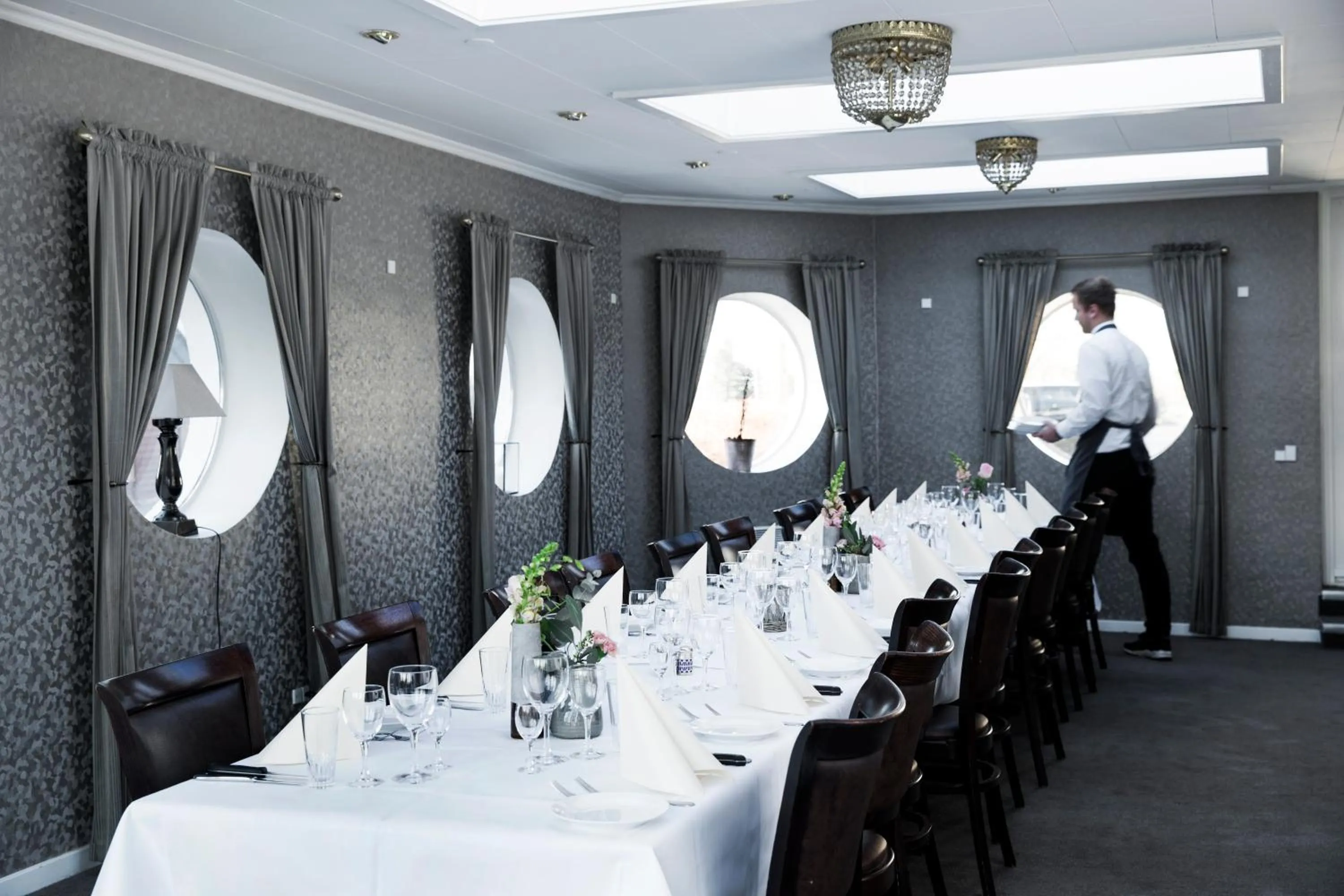 Staff in Skjalm Hvide Hotel