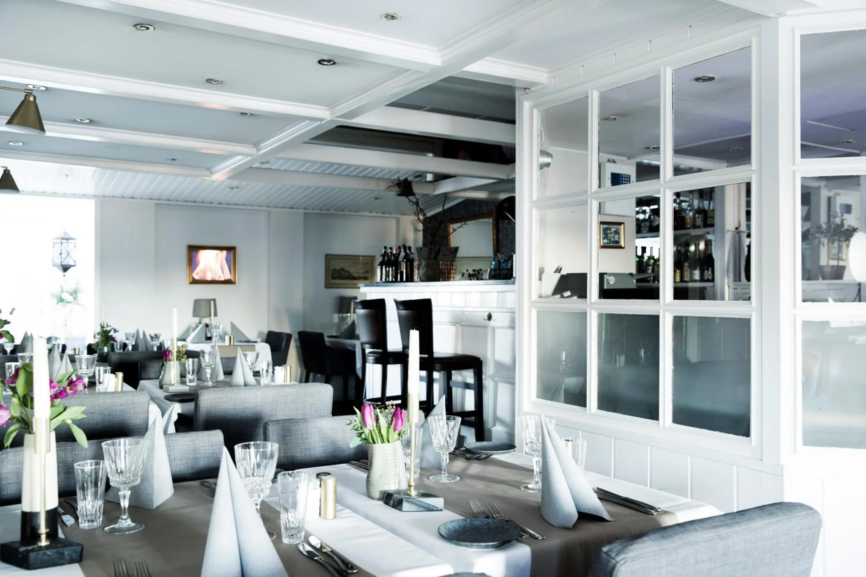 Restaurant/places to eat in Skjalm Hvide Hotel